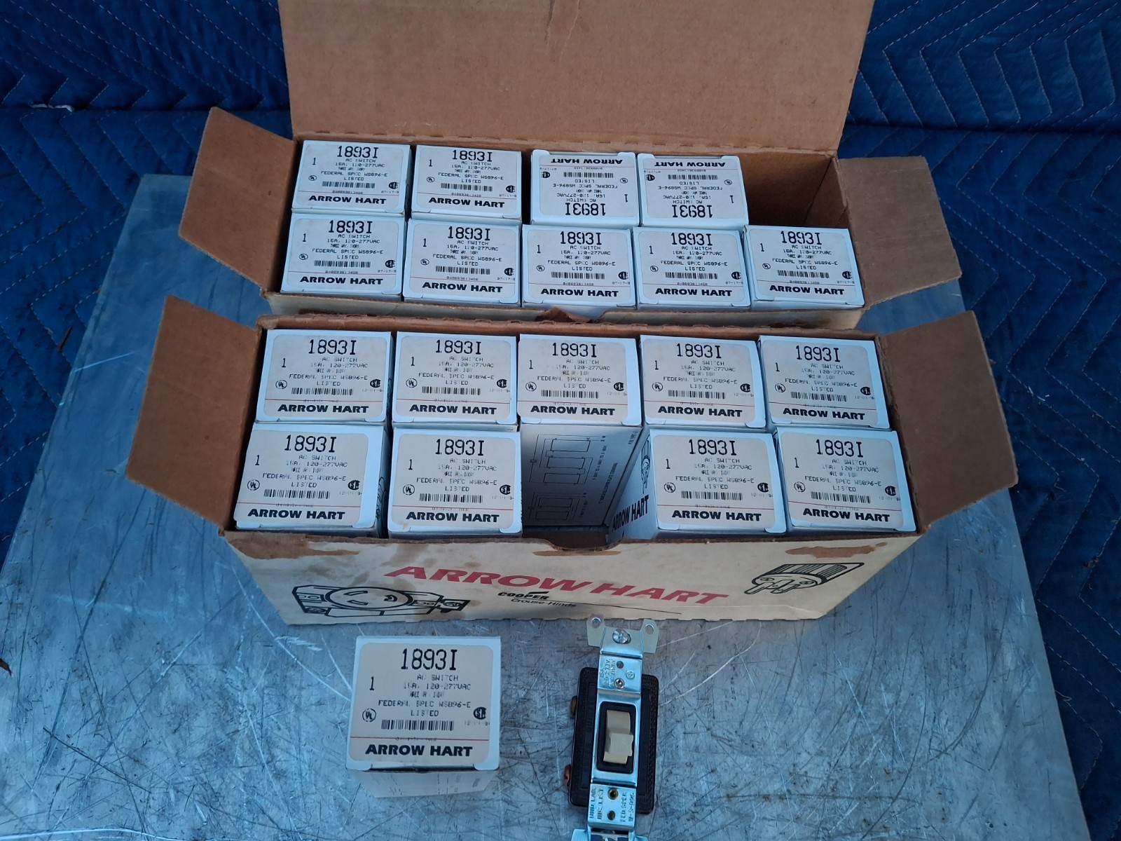 Lot of 19 Arrow Hart Cooper Switch 18931 15A 120v Electric Pole Switch