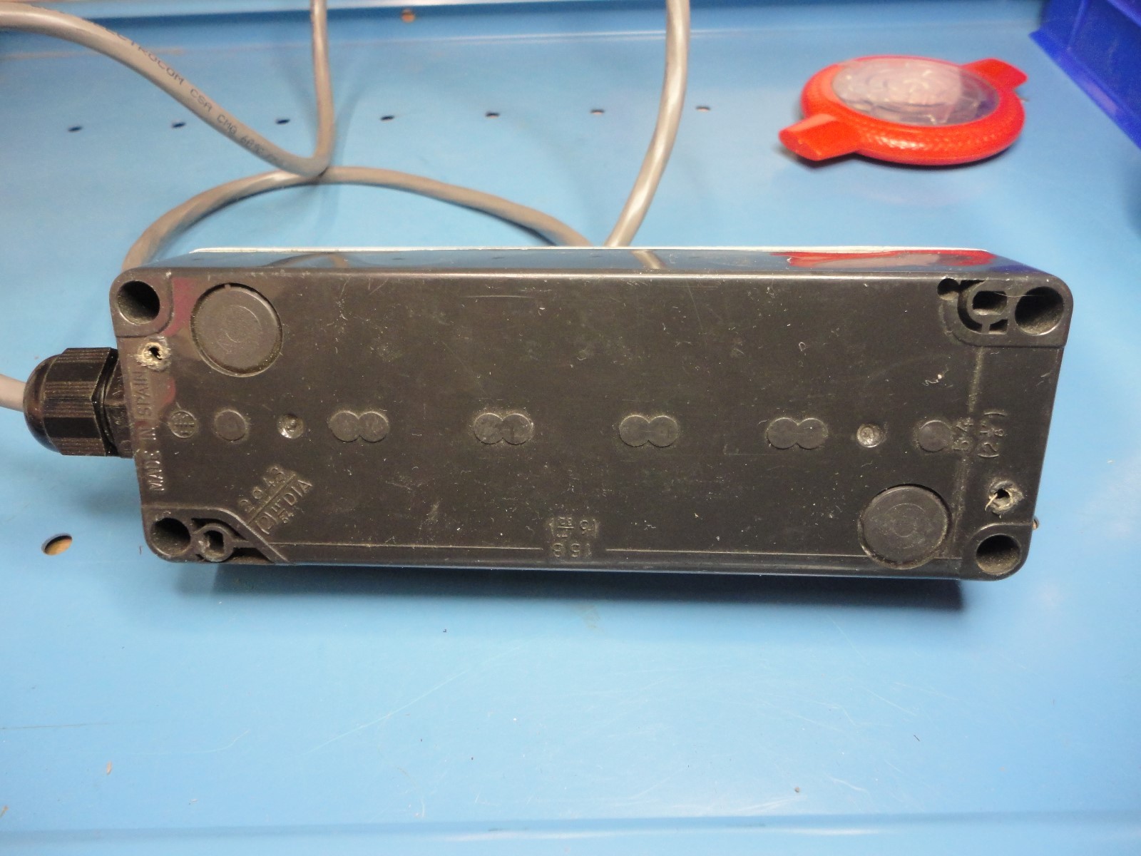 Used, Free Ship, Telemecanique 5 Hole Push Button Box, 7-1/2″ L x 2-5/8″ W x 2″