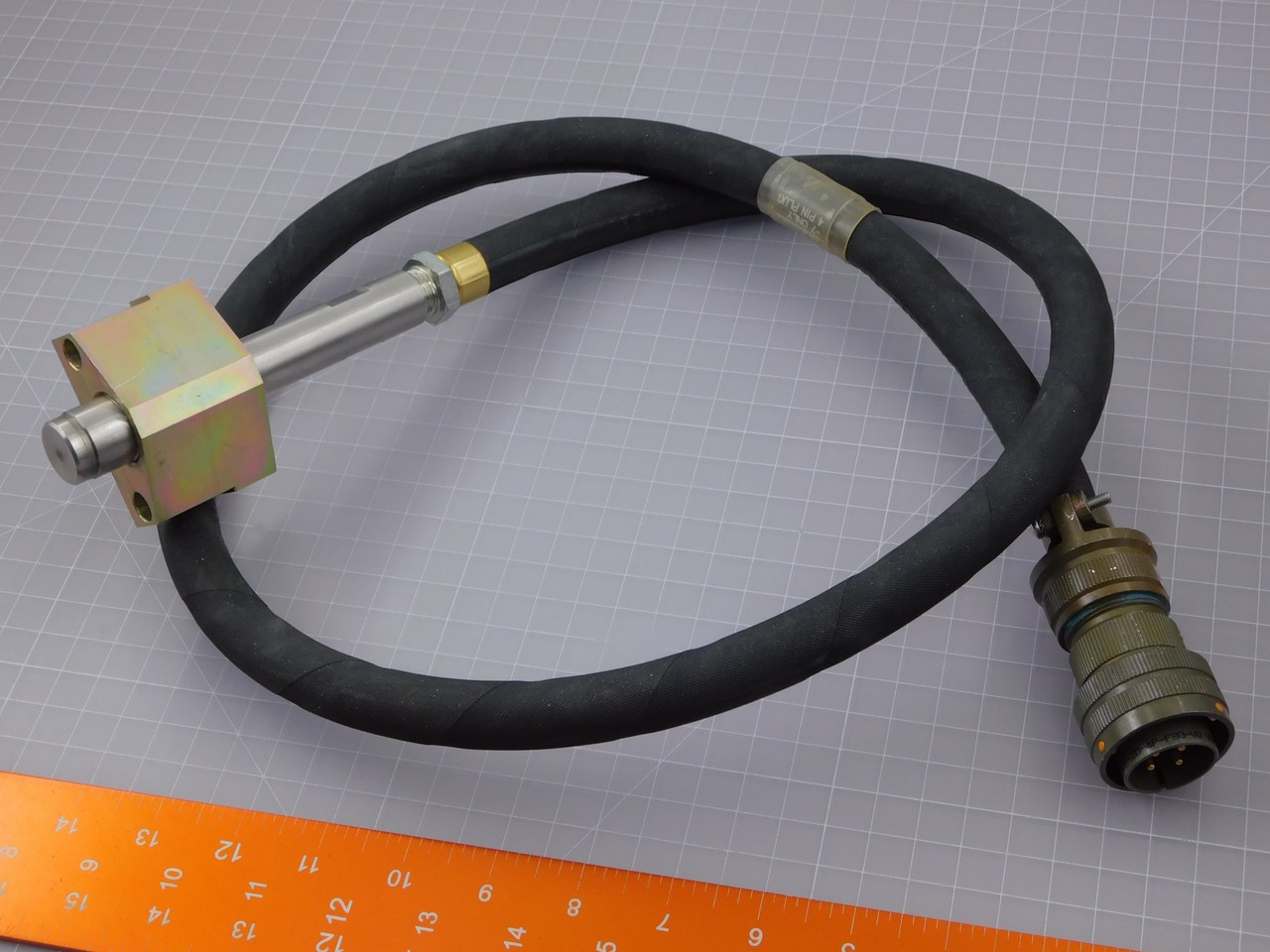 GE (GENTEQ) 17MM102E2 SPEED SENSOR 4 PIN PLUG