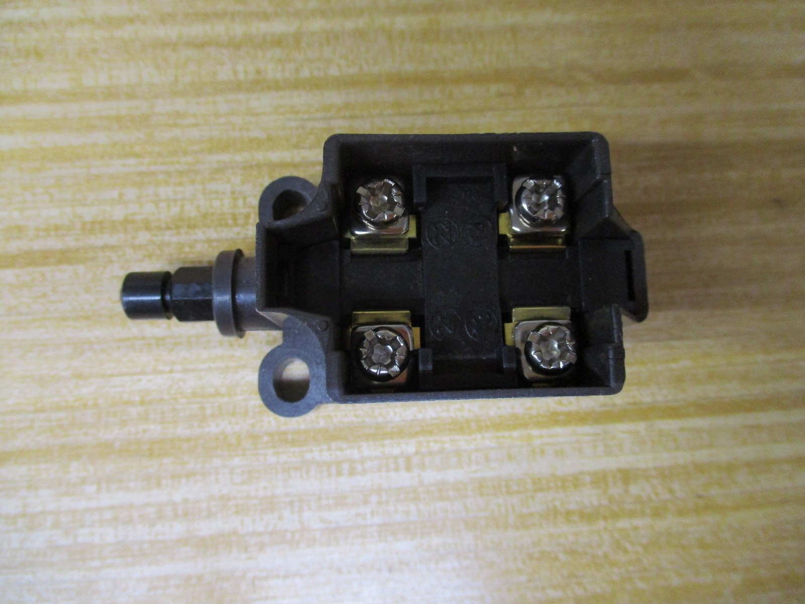 Schmersal TS 232-11 Micro Limit Switch TS23211