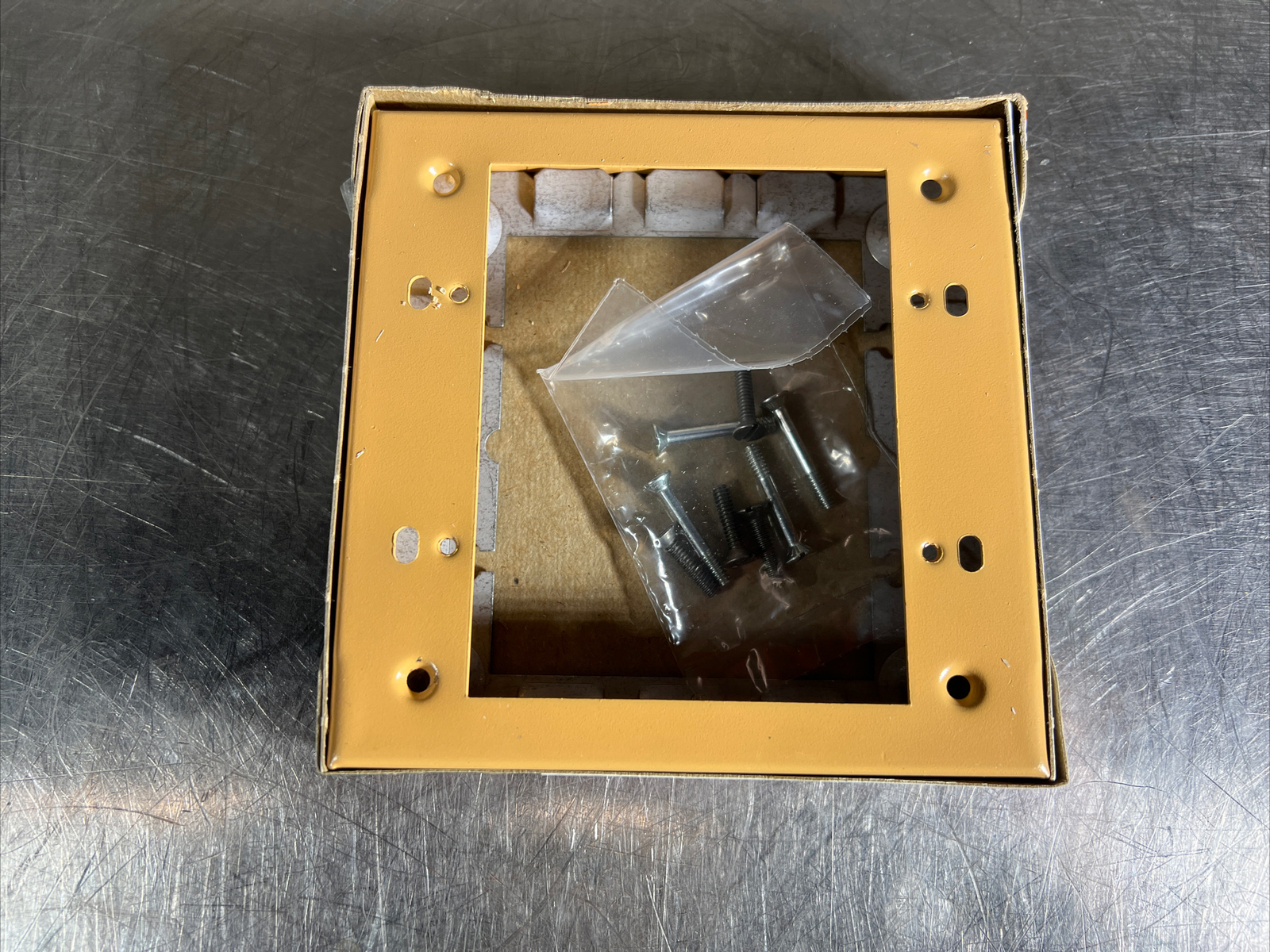 Wiremold 5751-2 Flush-Type Extension Adapter 2-Gang Buff Nos Surplus