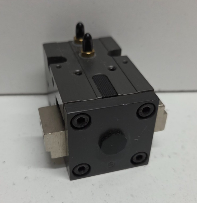 NEW NO BOX! PHD PNEUMATIC GRIPPER 19081-2-4501