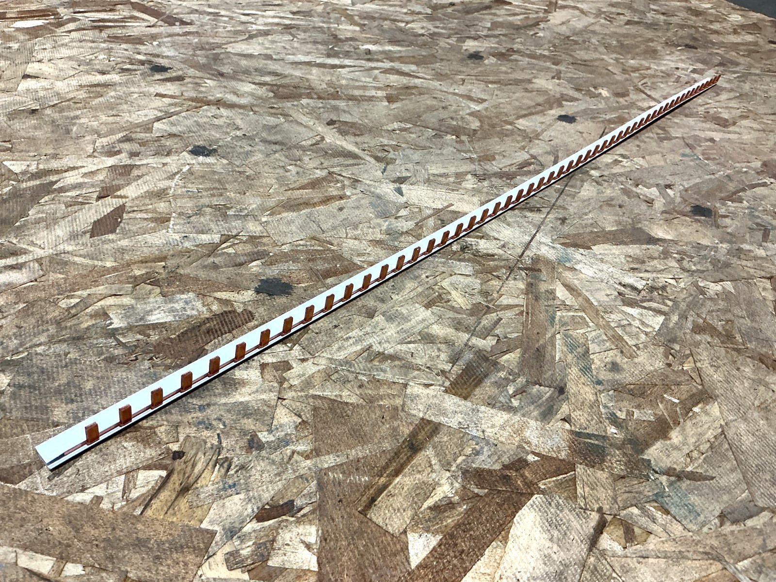 New Eaton BBUL25-1P-1M57-SP Bus Bar 1-Pole 57 Terminals 100A 480VAC 25QMM 121989