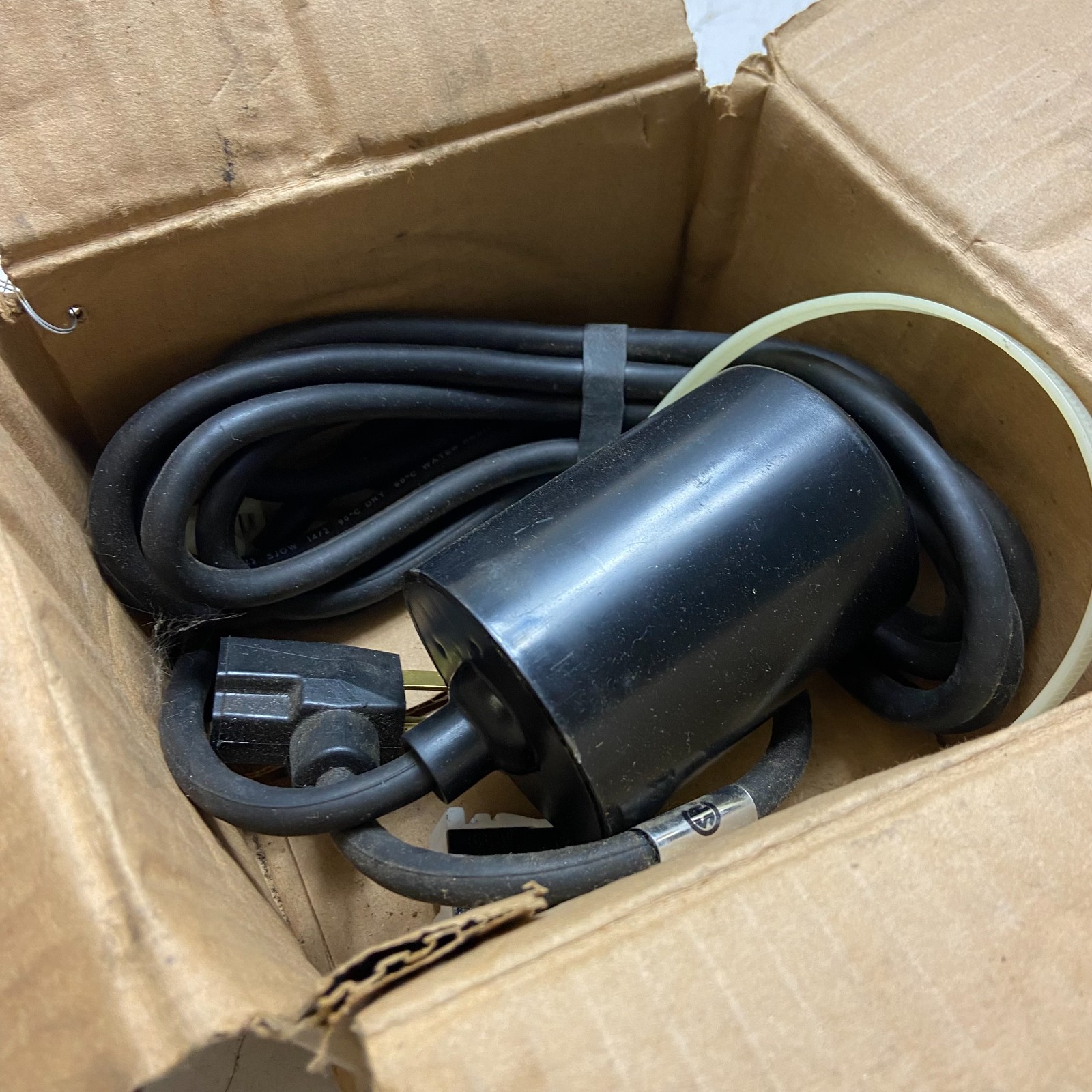 CSH INC Model 012M1A Float Switch 15A 1/2 HP