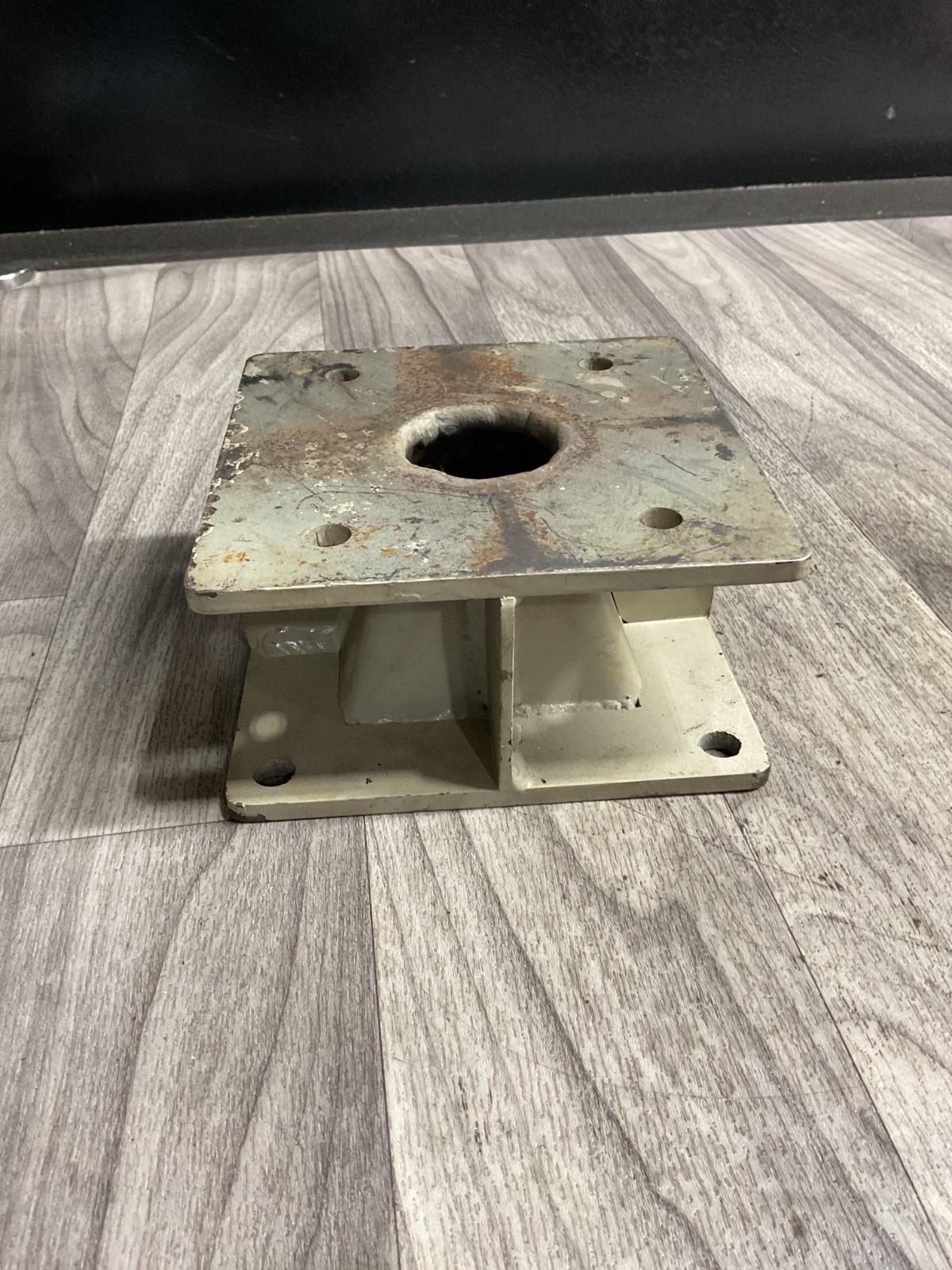 Heavy Duty 4 Bolt Flange *Square to Round Inside* #4008H123PR8