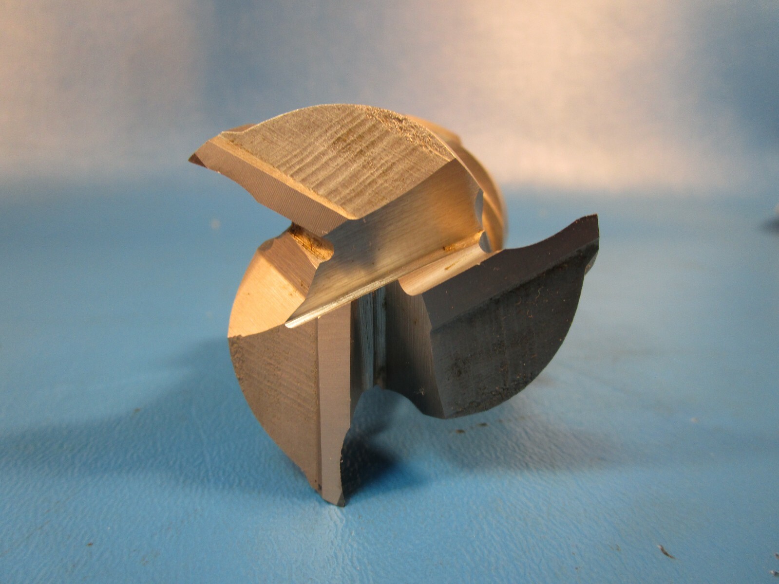 USED Quinco SE64, 39098, 2 x 1 1/4 x 2 x 4 1/2″, 3-Flute Single End 30 Deg.