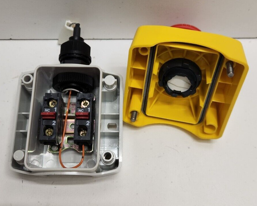 NEW NO BOX! SQUARE D TELEMECANIQUE E-STOP PUSH BUTTON STATION XAL-J174