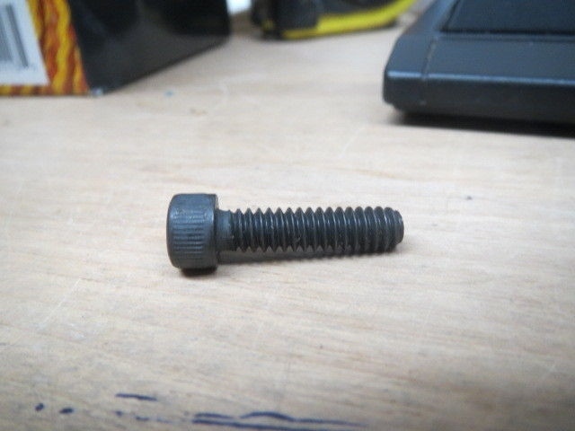 3/8-24 X 3/8 SOCKET SET SCREW KNL CUP PT 69 PCS UNBRAKO NO. 20393 (LL1285)