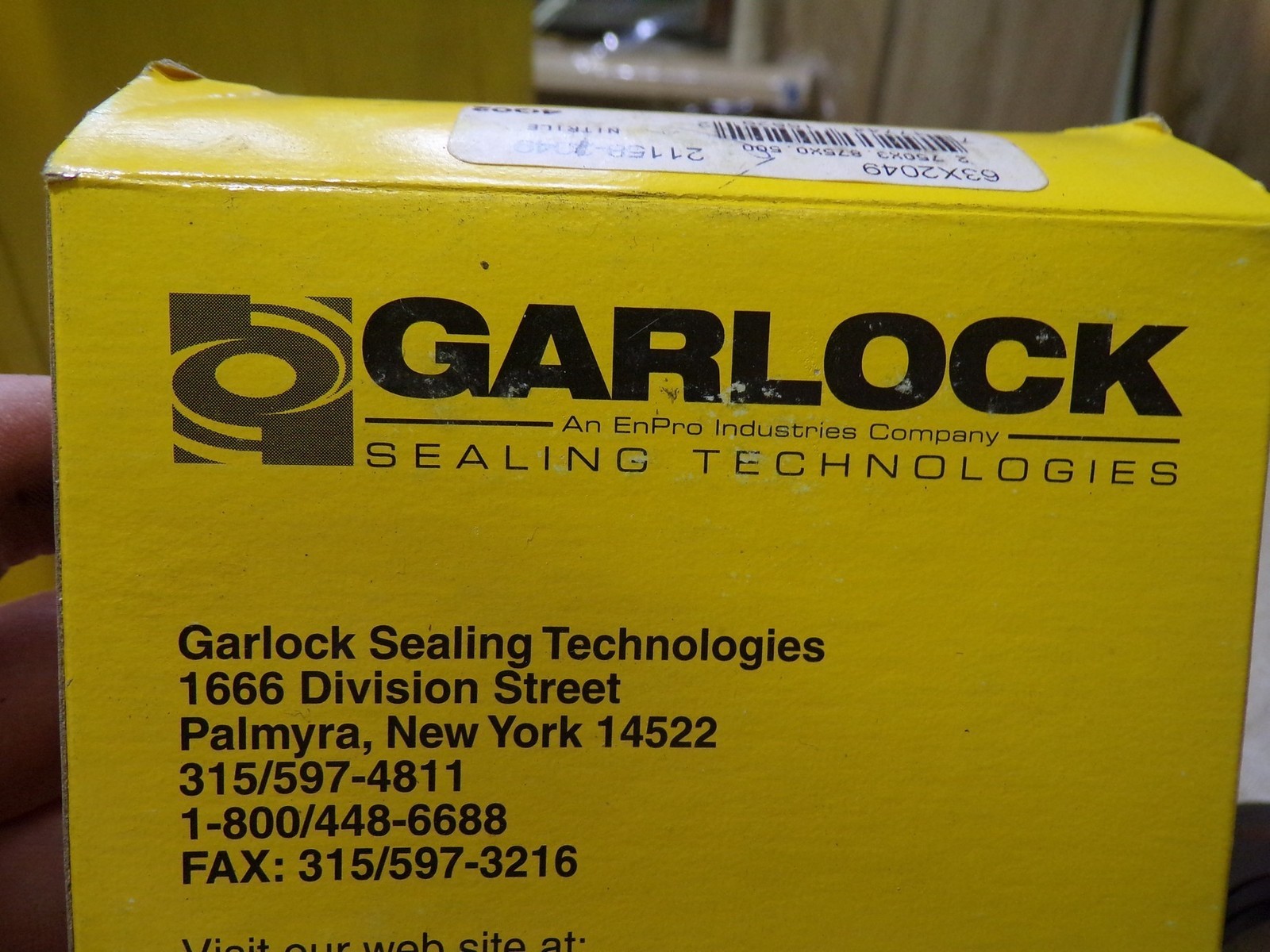 NEW Garlock Klozure 63X2049 Oil Seal 21158-2049 *FREE SHIPPING*