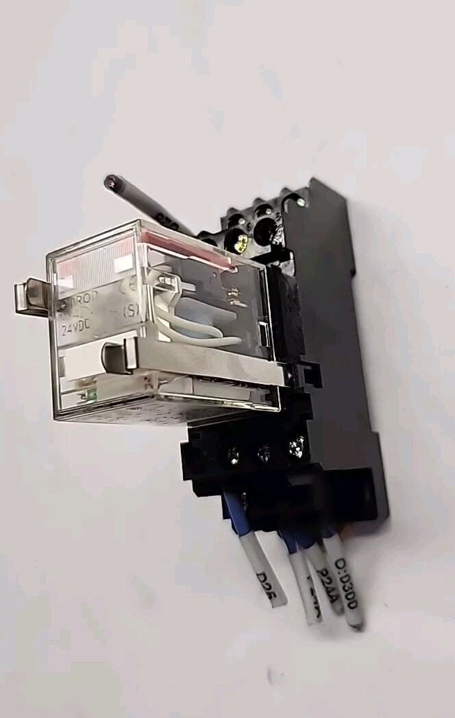 OMRON MY4ZN 24vdc, Base 1781W1 – Free Shipping