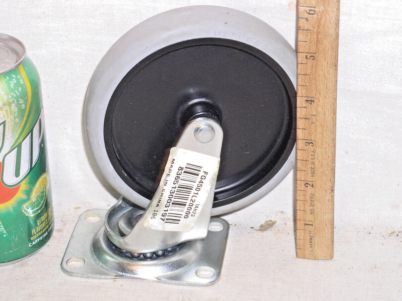 NEW RUBBERMAID COMMERCIAL PRODUCTS FG4501L20000 SWIVEL CASTOR FAULTLESS F1 1AHZ3