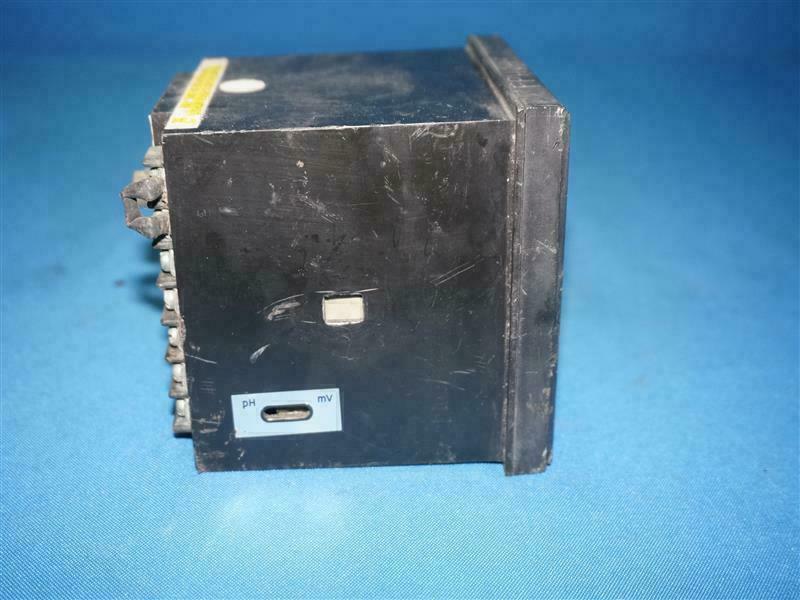 Jenco 3676 Digital pH/ORP Transmitter Controller w/ Scratches Made in China