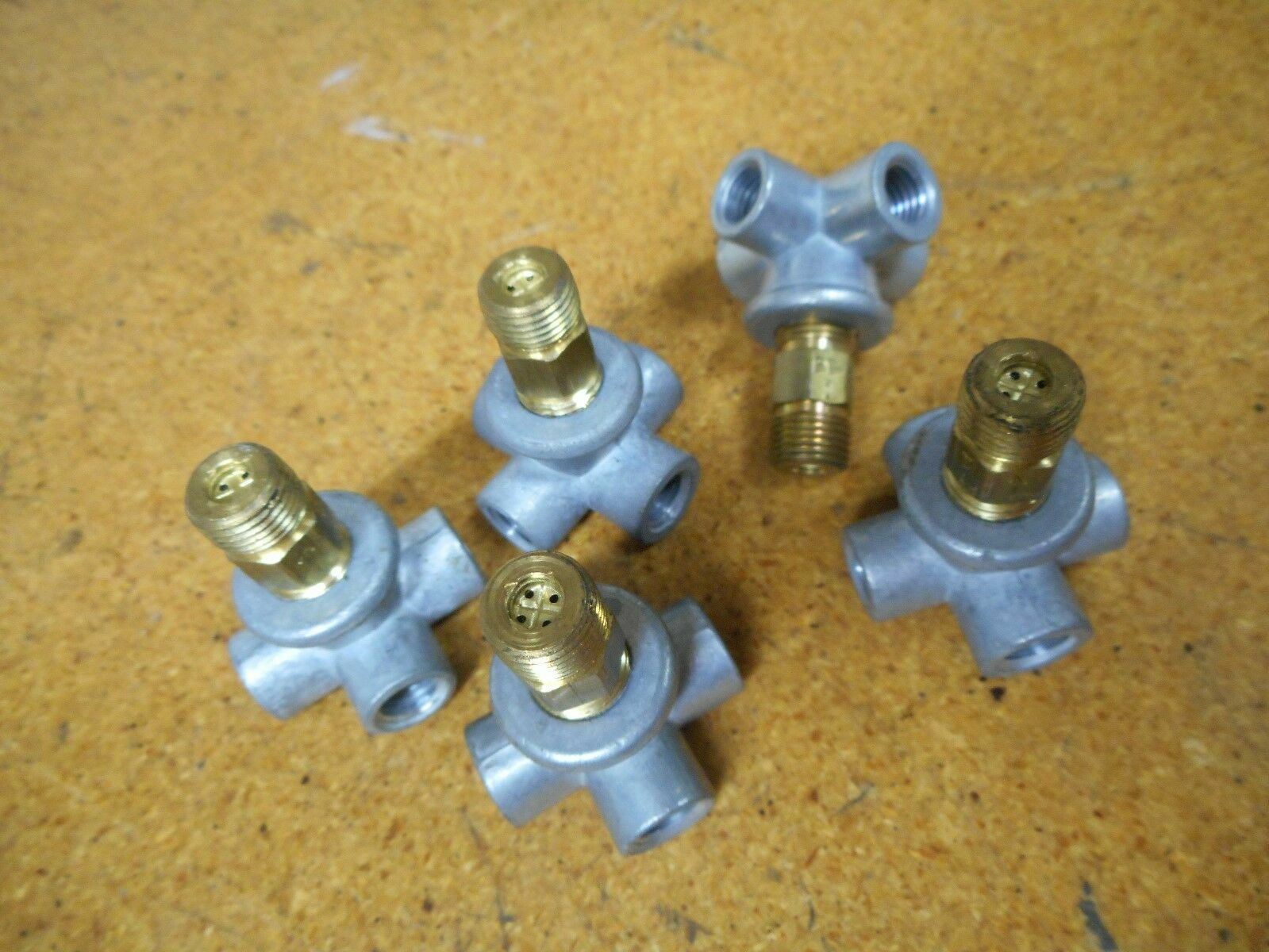Four Way Manifold 7mm Ports With 4 Hole Spray Tip 1/8″NPT Threads New (Lot of 5)