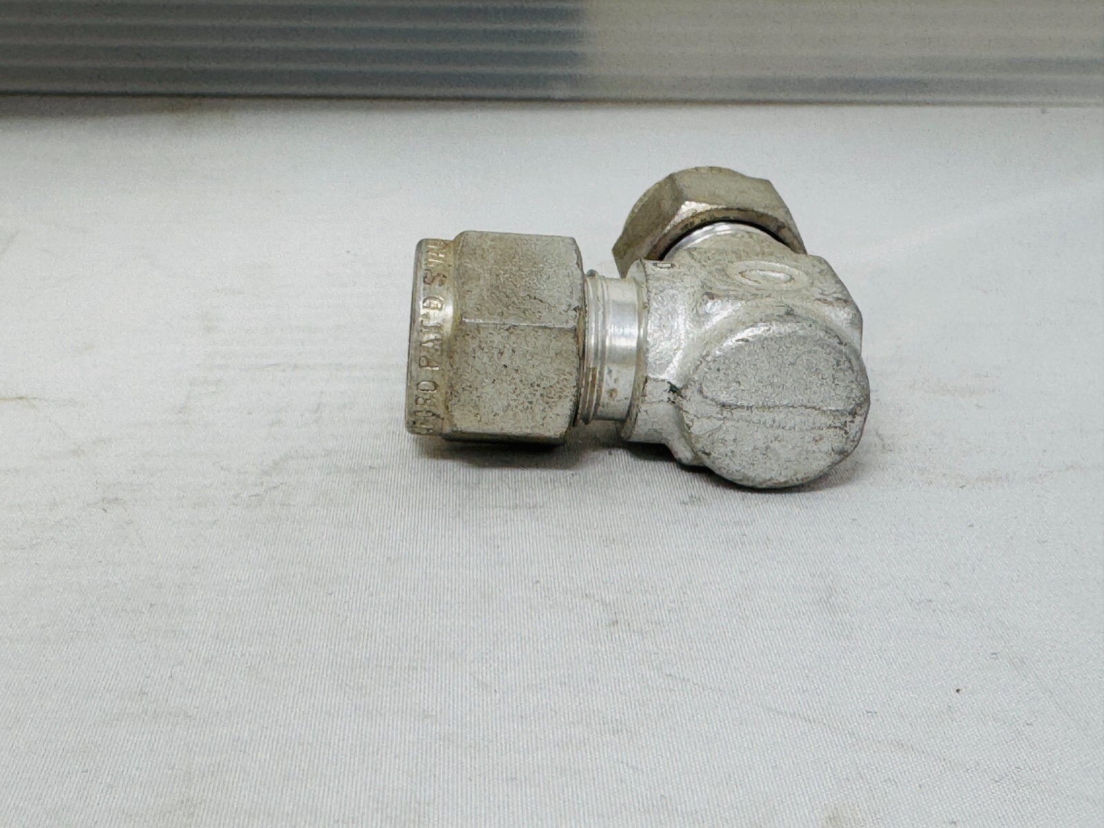Carbon Steel Swagelok S-600-9 Tube Fitting, Union Elbow, 3/8 in. Tube Pack of 15