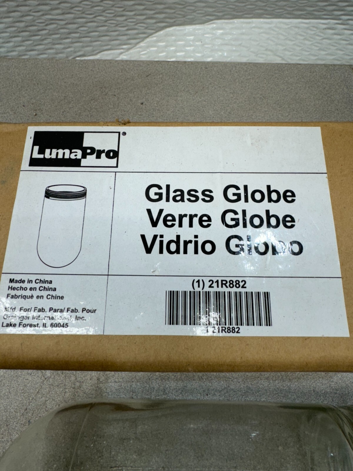NEW IN BOX LUMAPRO GLASS GLOBE 21R882