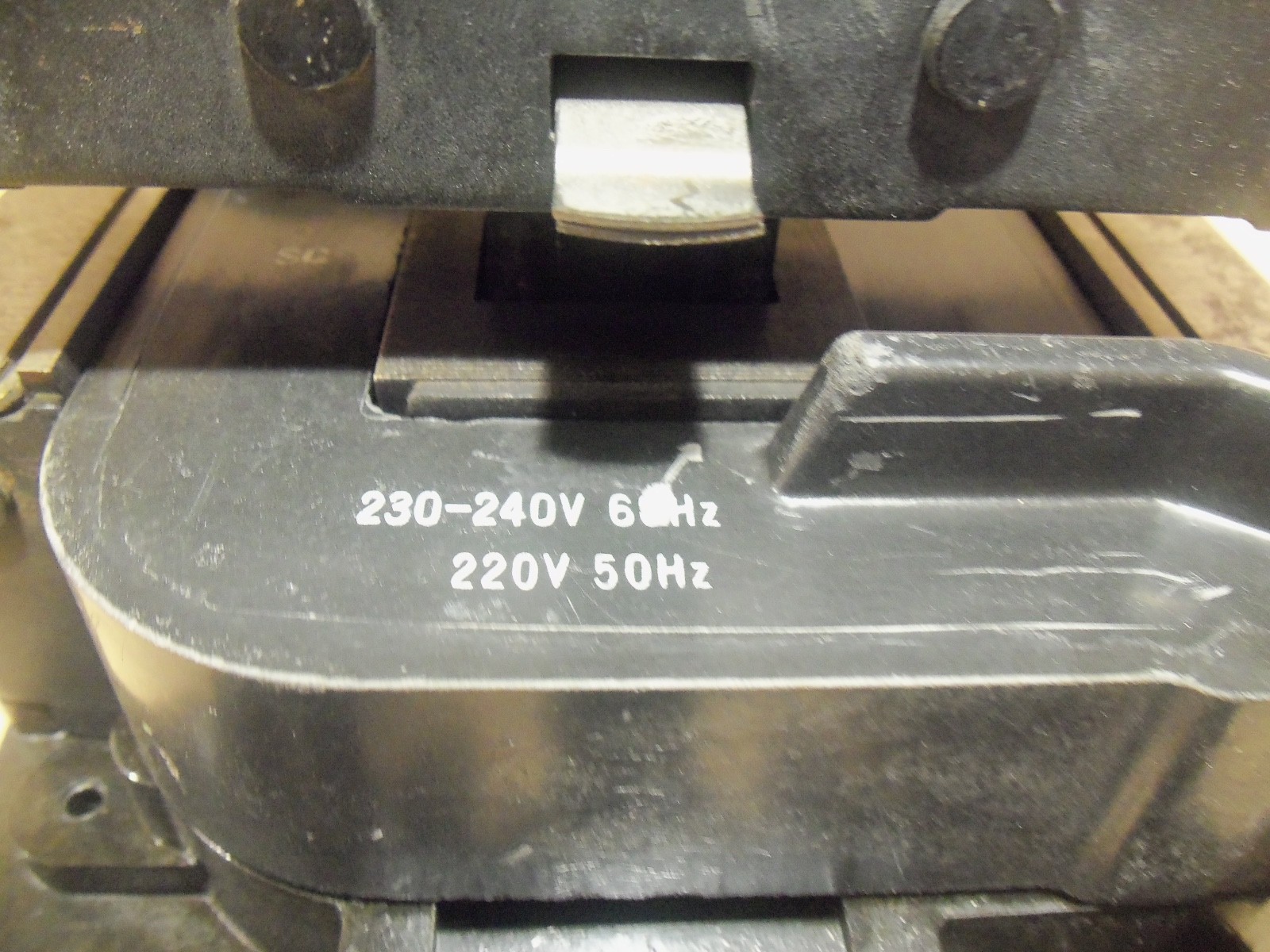 General Electric CR305E1** Contactor Size 3 600C 90A 240V Coil