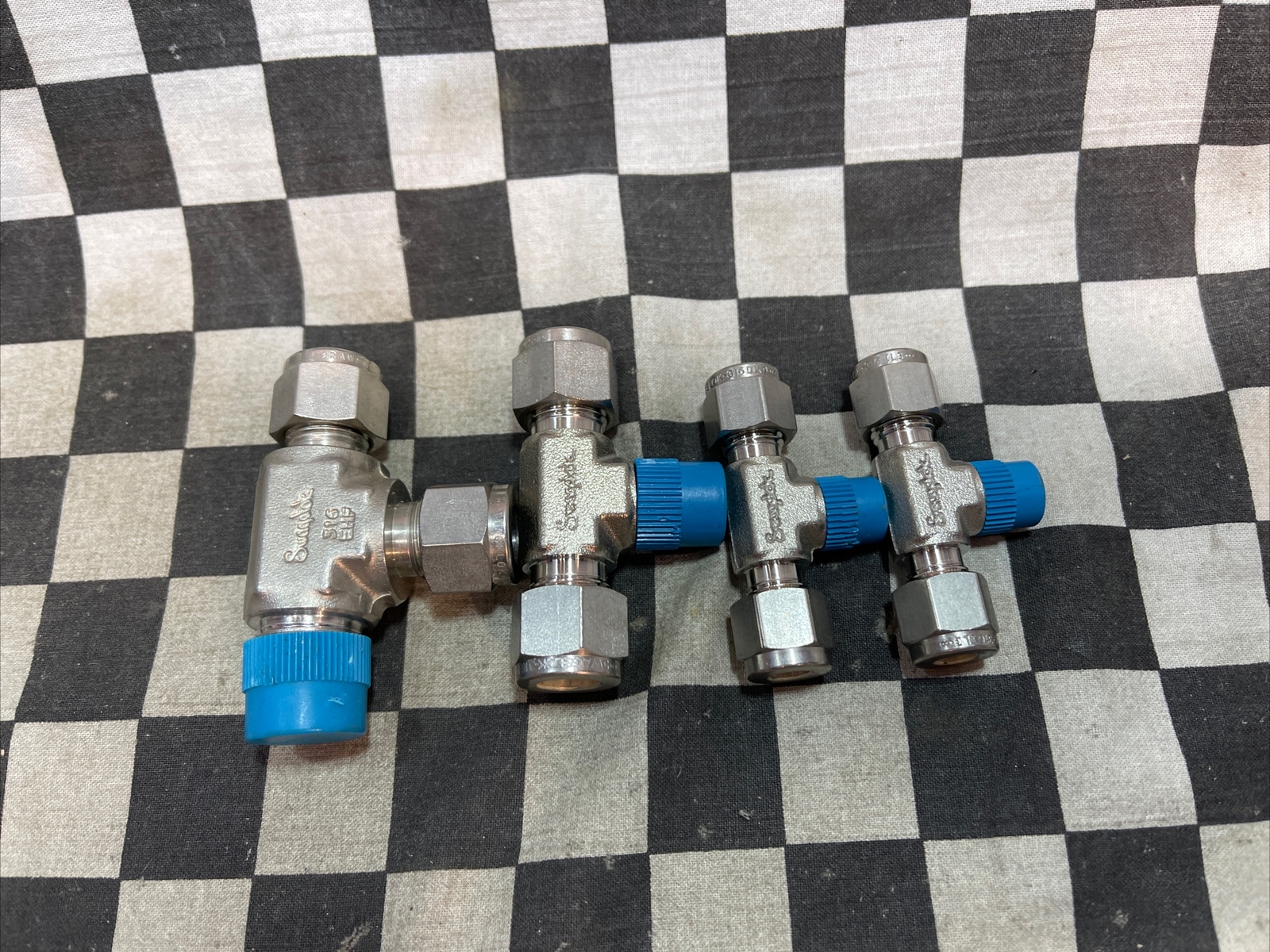 SWAGELOK male Run Tee SS-400-3TTM, SS-600-3TTM, SS-600-3-6TMT, LOT OF 4#1606V35