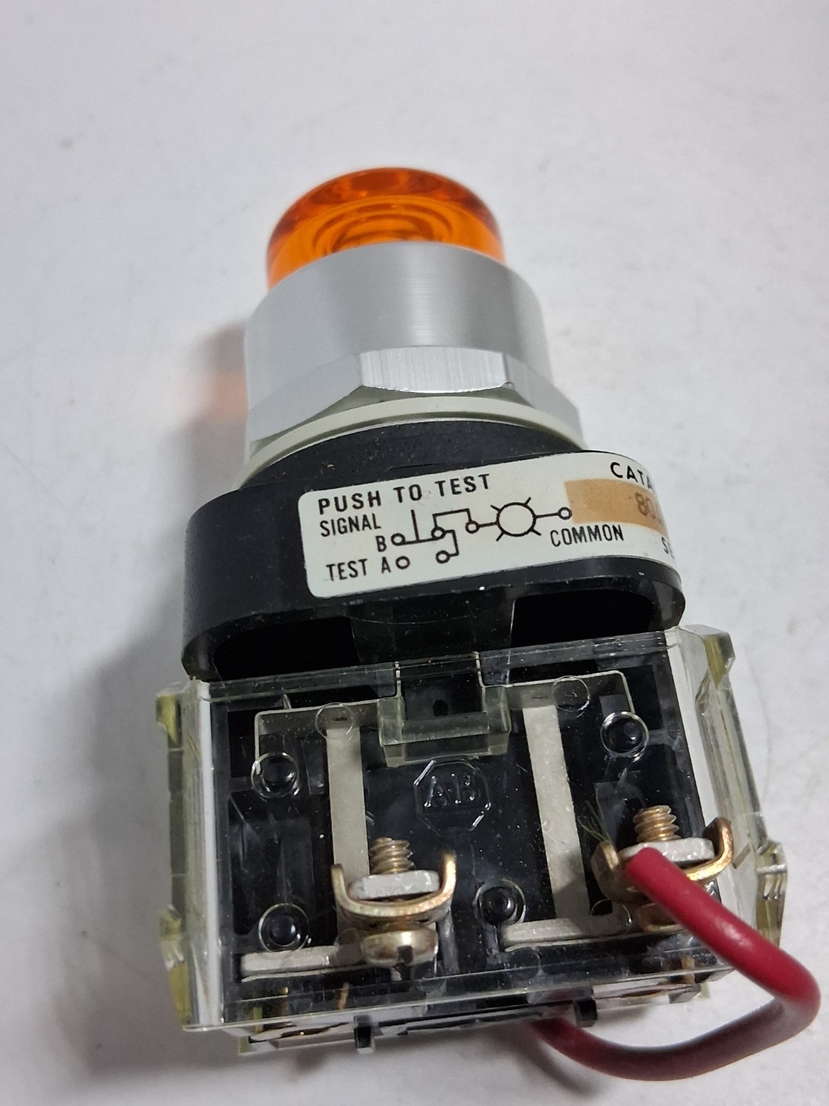ALLEN BRADLEY 800T-QT10A PUSH TO TEST AMBER 120V FULL VOLTAGE SERIES N NNB