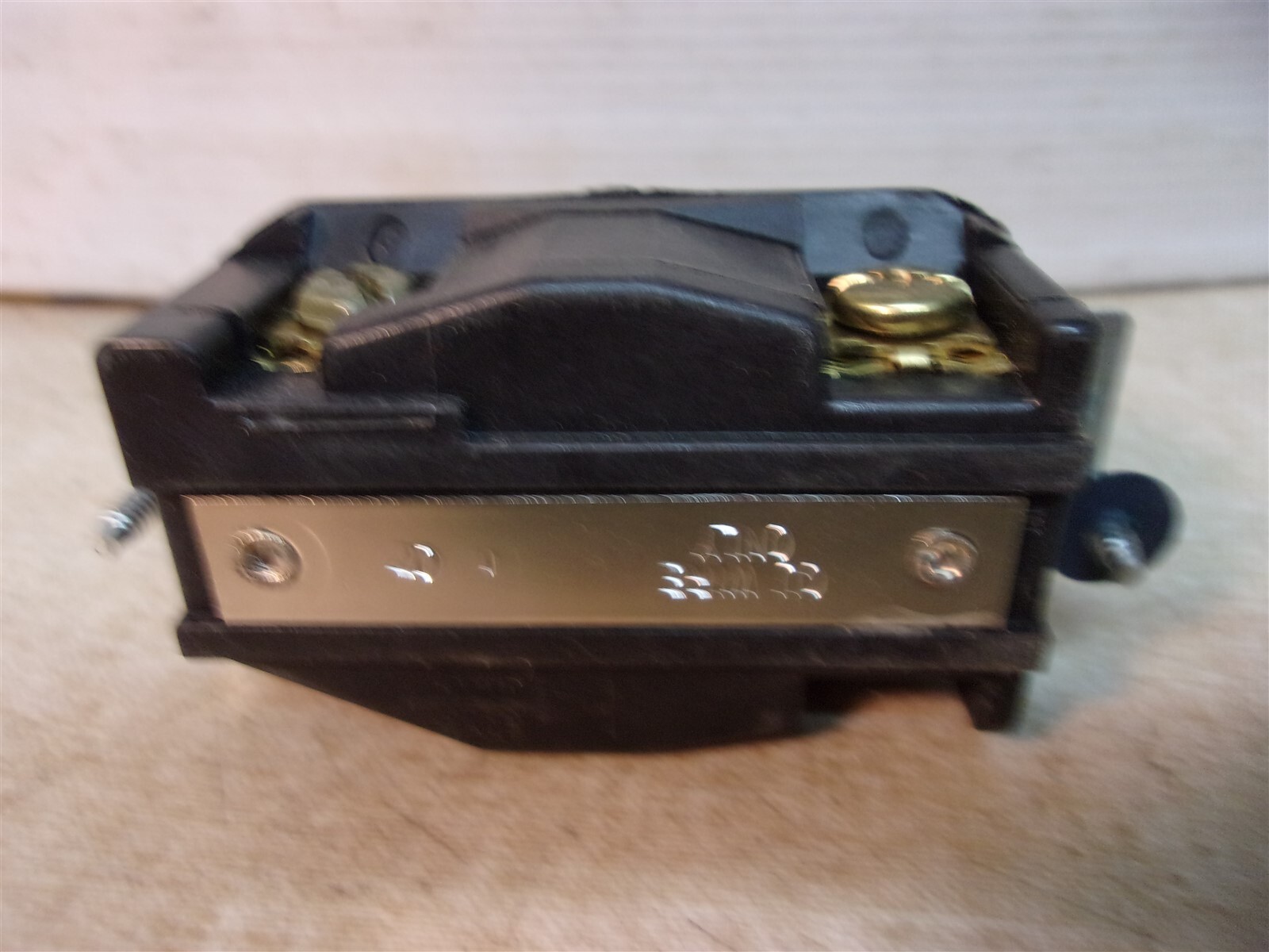 NEW Cooper Hart Lock L5-20 20A 125V CWL520R Receptacle *FREE SHIPPING*