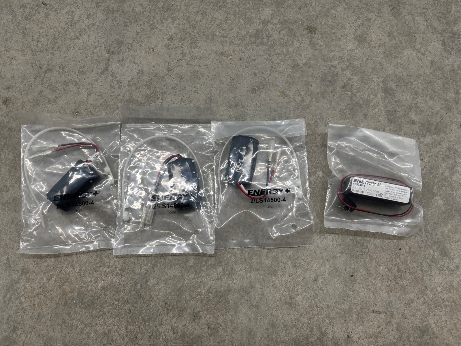 Energy+ Battery Lot (old stock) (3) 2/LS14500-4 (1) 479348-1 past shelf life