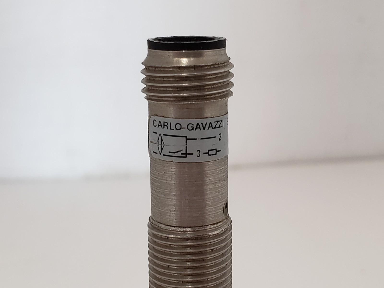 CARLO GAVAZZI EI1202TBOFL-3 INDUCTIVE PROXIMITY SENSOR 3 PIN