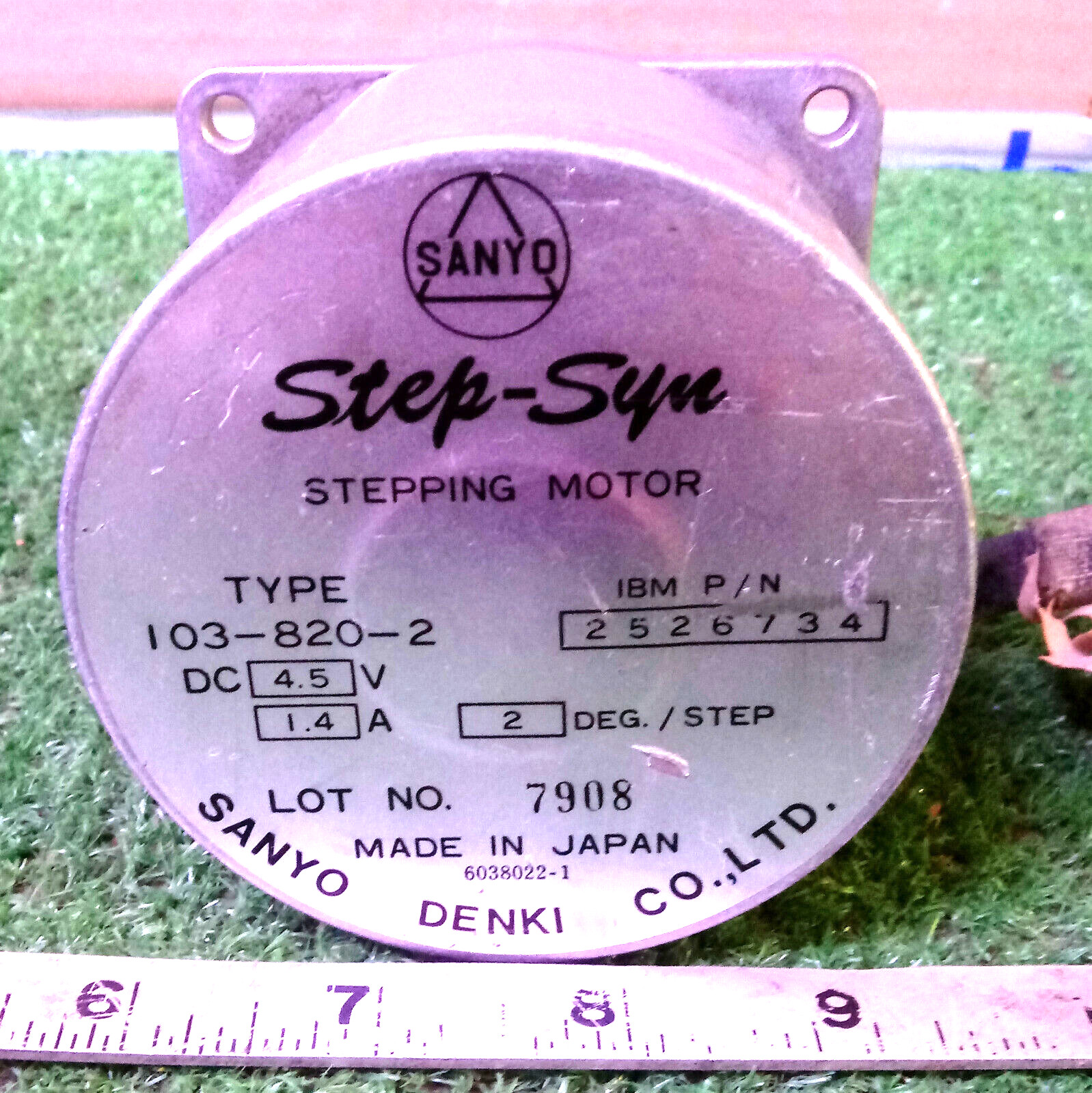 1 USED SANYO STEP-SYN 103-820-2 (IBM P/N 2526734) STEPPING MOTOR **MAKE OFFER**