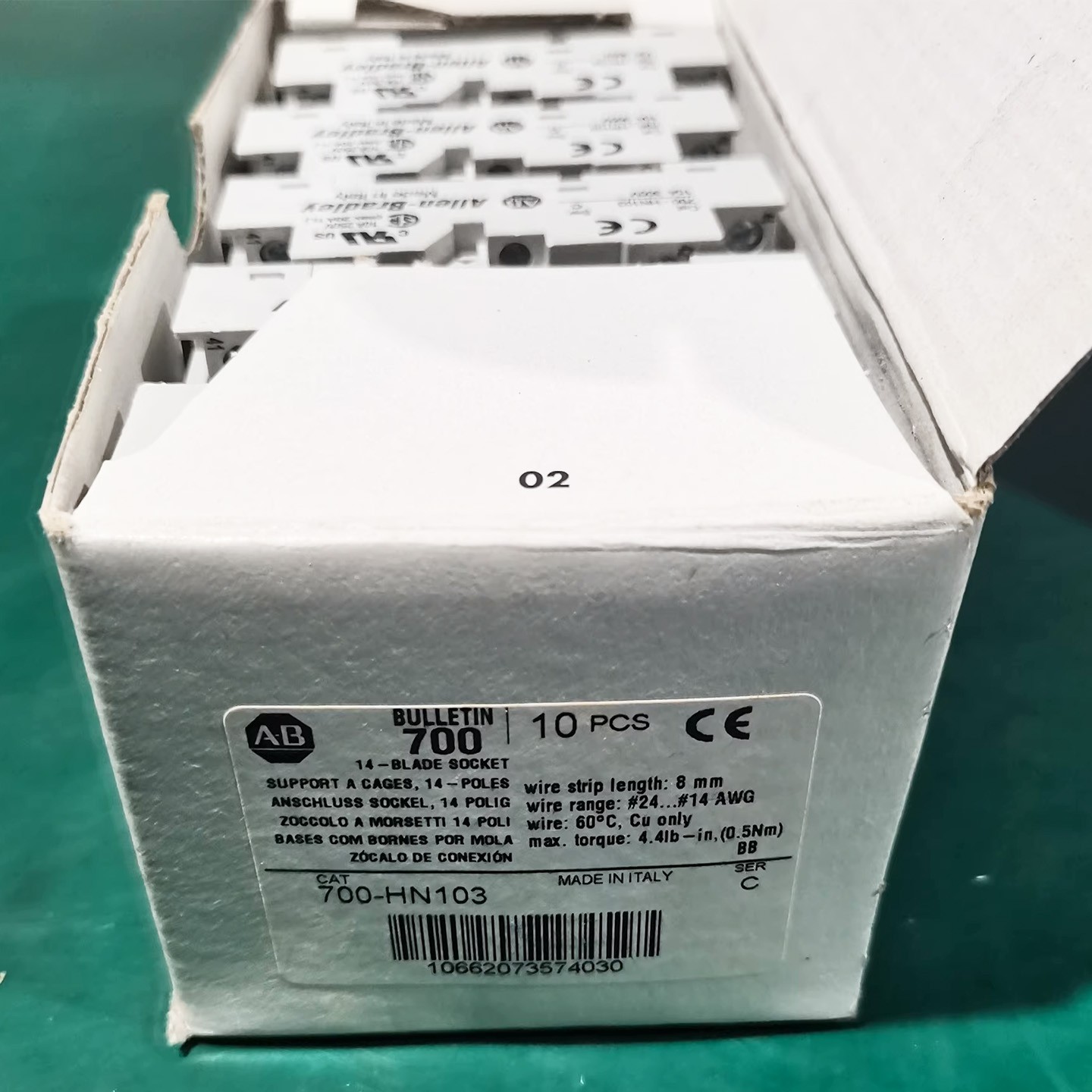 700-HN103 14 Blade Based Minature Relay Socket New Original 700HN103