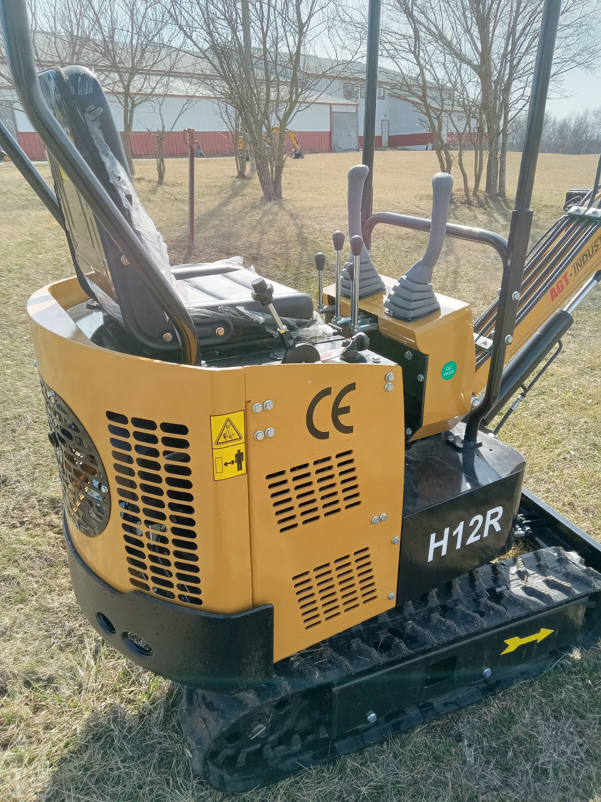 1 NEW 2024 AGT H12R MINI EXCAVATOR MECHANICAL THUMB 14” BUCKET NNB *MAKE OFFER*