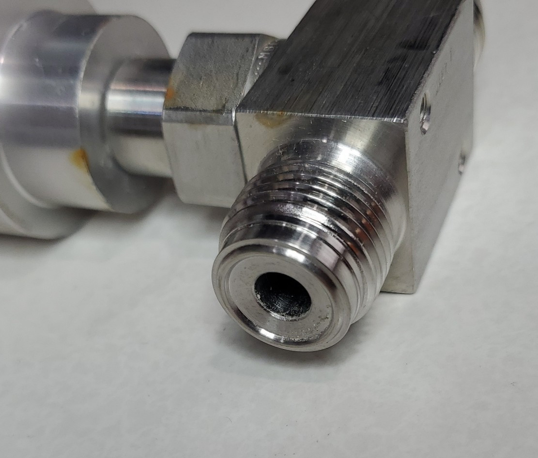 Swagelok SS-8BK-VCR-10 Bellows Sealed Pneumatic Valves 1/2 in VCR Lot of 2 Used