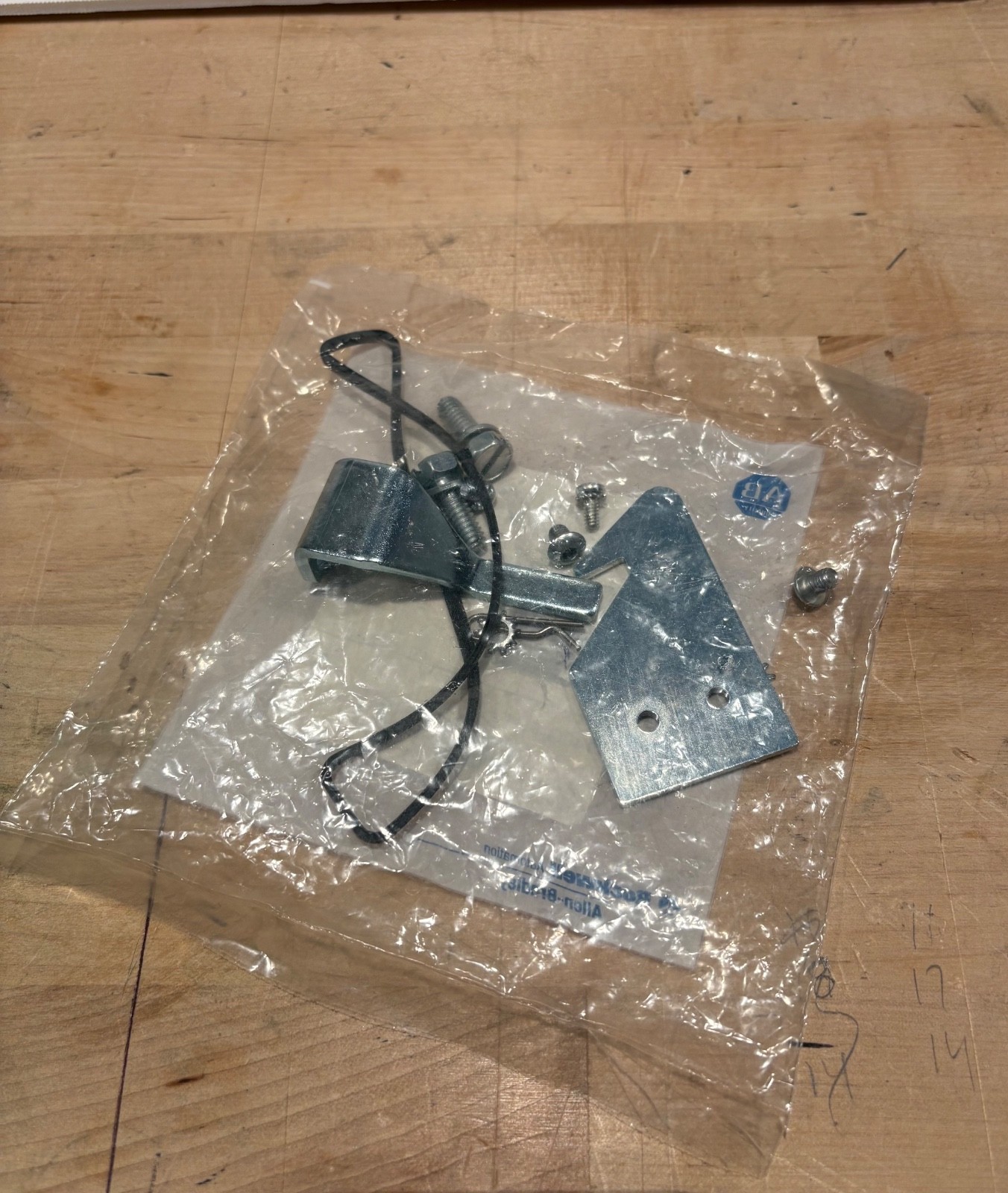 Allen-Bradley 140G-FH1 SER A HARDWARE KIT FOR 140G HANDLES, NOS