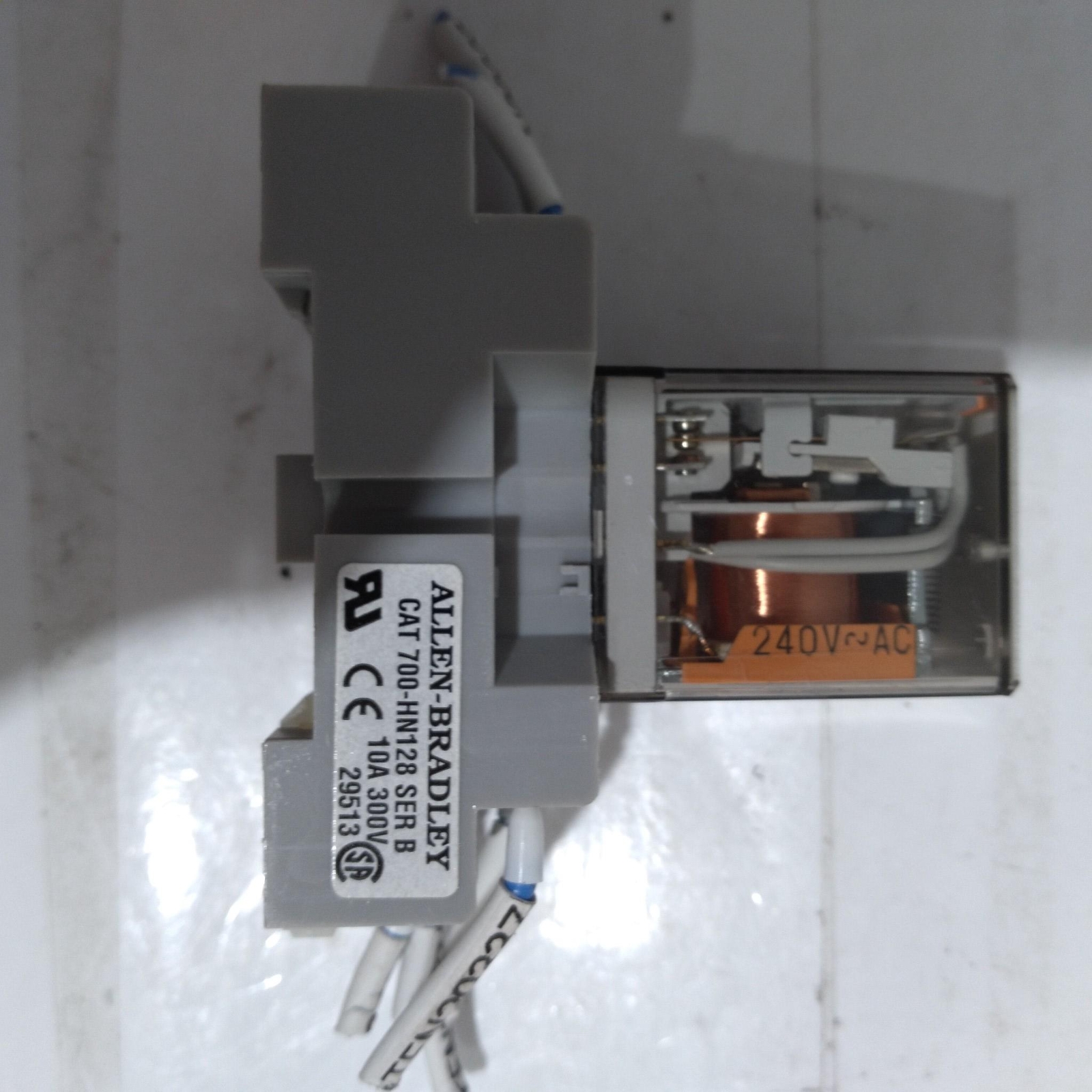 ALLEN-BRADLEY 700-HN103 7A 24VDC 1/3-1/8HP 120-240VAC ALLEN-BRADLEY 700-HN128 B