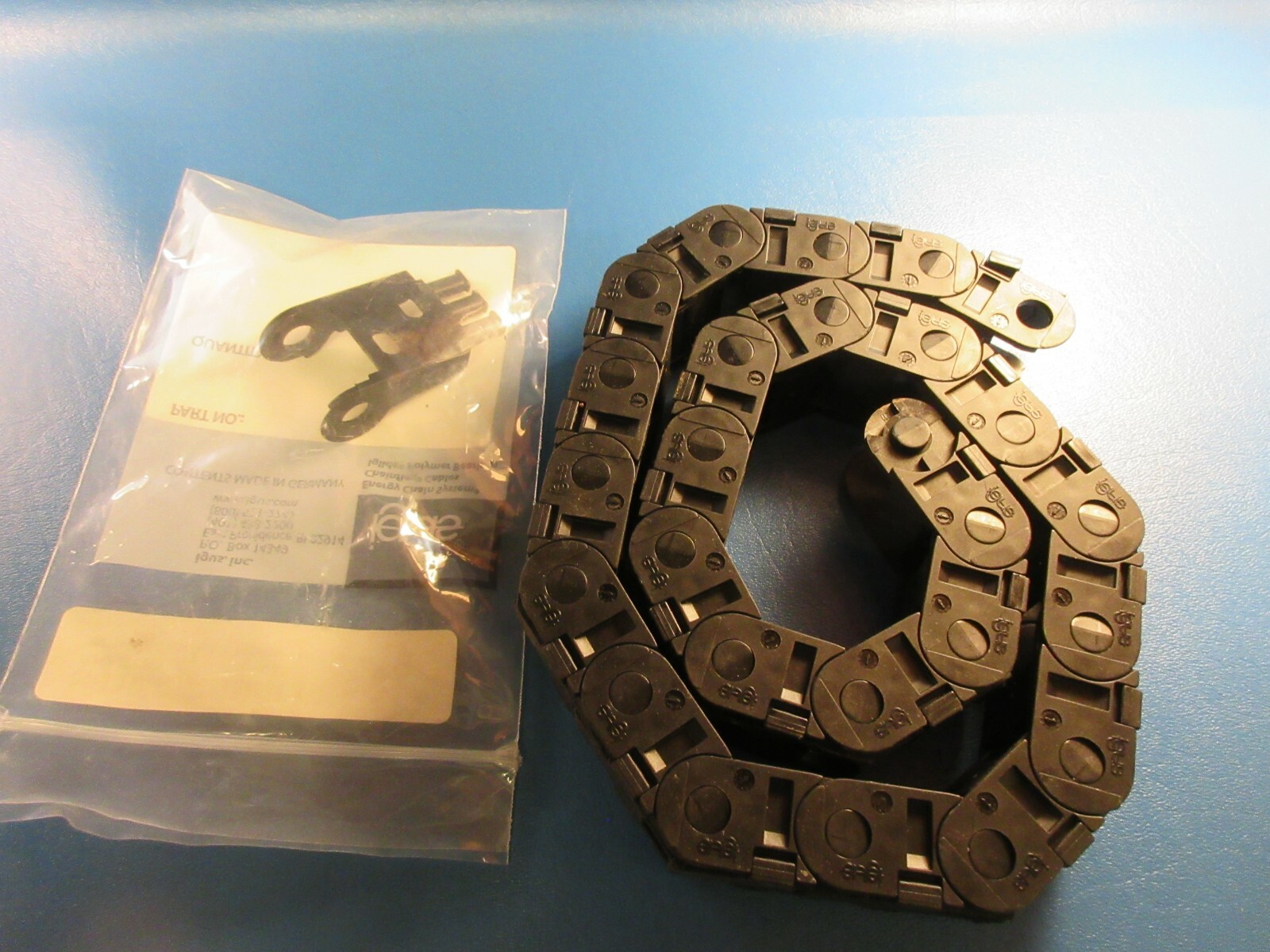 IGUS 15.025.038 24 Piece Energy Chain Cable +one 1025-34 PZMC Bracket,15-025-038