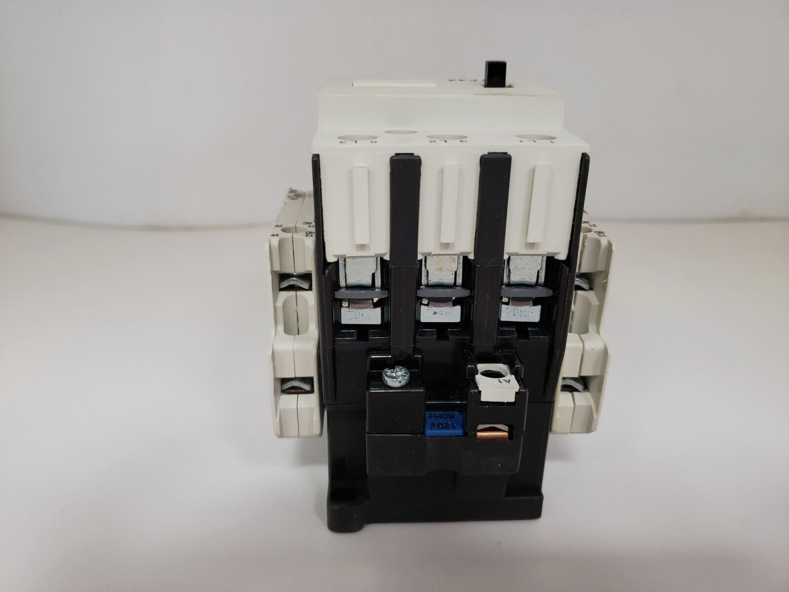 SIEMENS 3TF44 22-0A CONTACTOR 3 PHASE 2NO 2NC 120VAC COIL 60HZ NIB