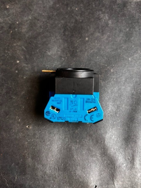 IDEC HW-G10 CONTACT BLOCK ($10 OBO)