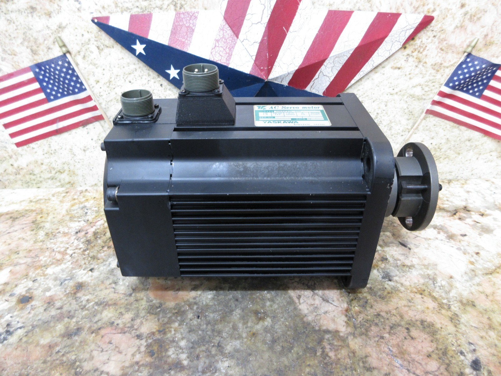 *SPECIAL PRICE* YASKAWA SERVO MOTOR CNC USAFED-20FB2 UTOPI-500UB