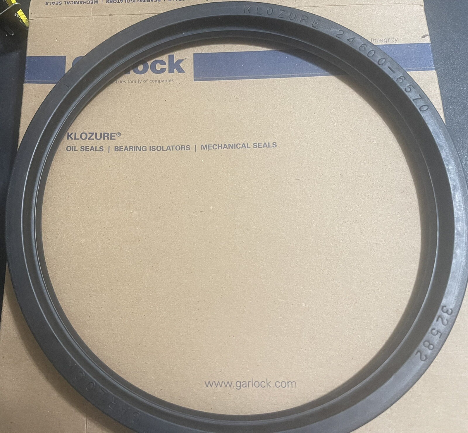24600-6570 Garlock Klozure Seal 8.625″ Shaft Dia x 9.875″ Bore X .625 Oil Seal