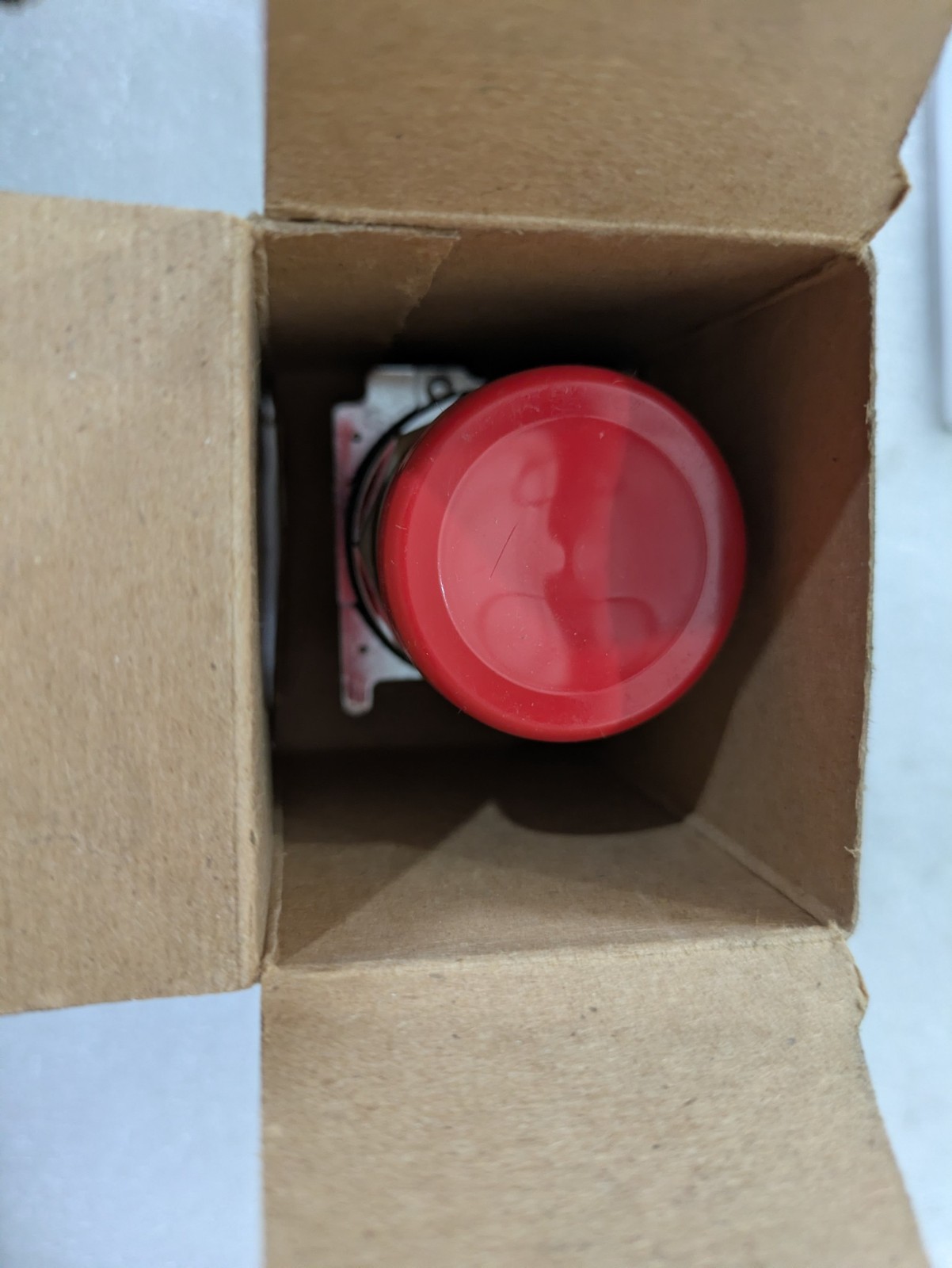 Eaton 10250T122-2 Red Mushroom Head Pushbutton Operator 2 NO Contact Block Spare