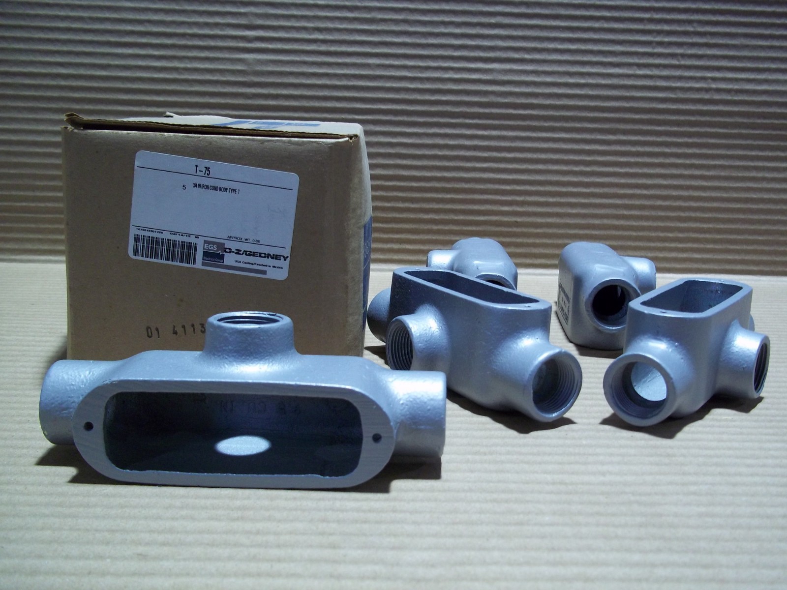 New Box of 5 O-Z/Gedney T-75 Type T 3/4″ Iron Conduit Body