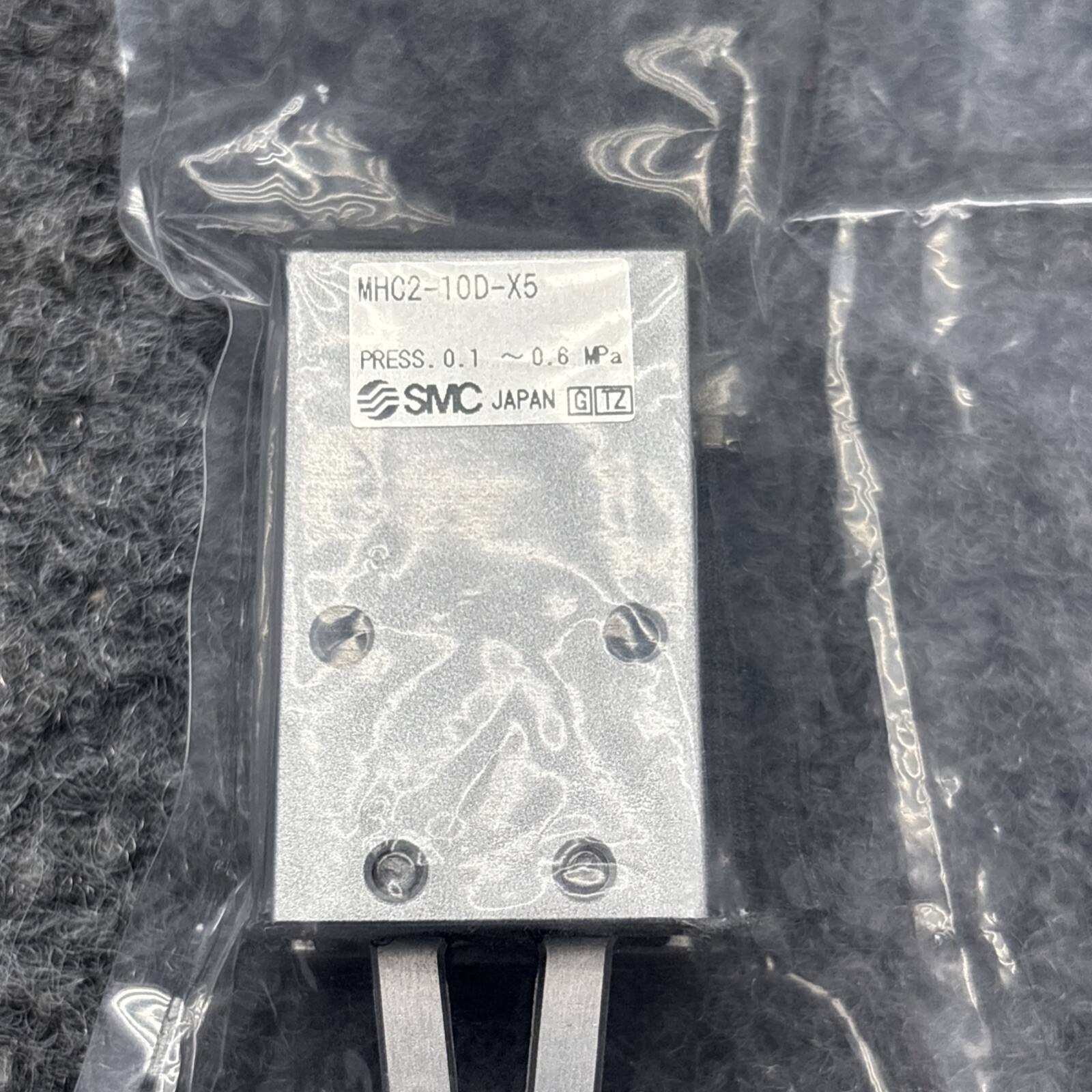 SMC MHC2-10D-X5 MINI ANGULAR STYLE GRIPPER New Other