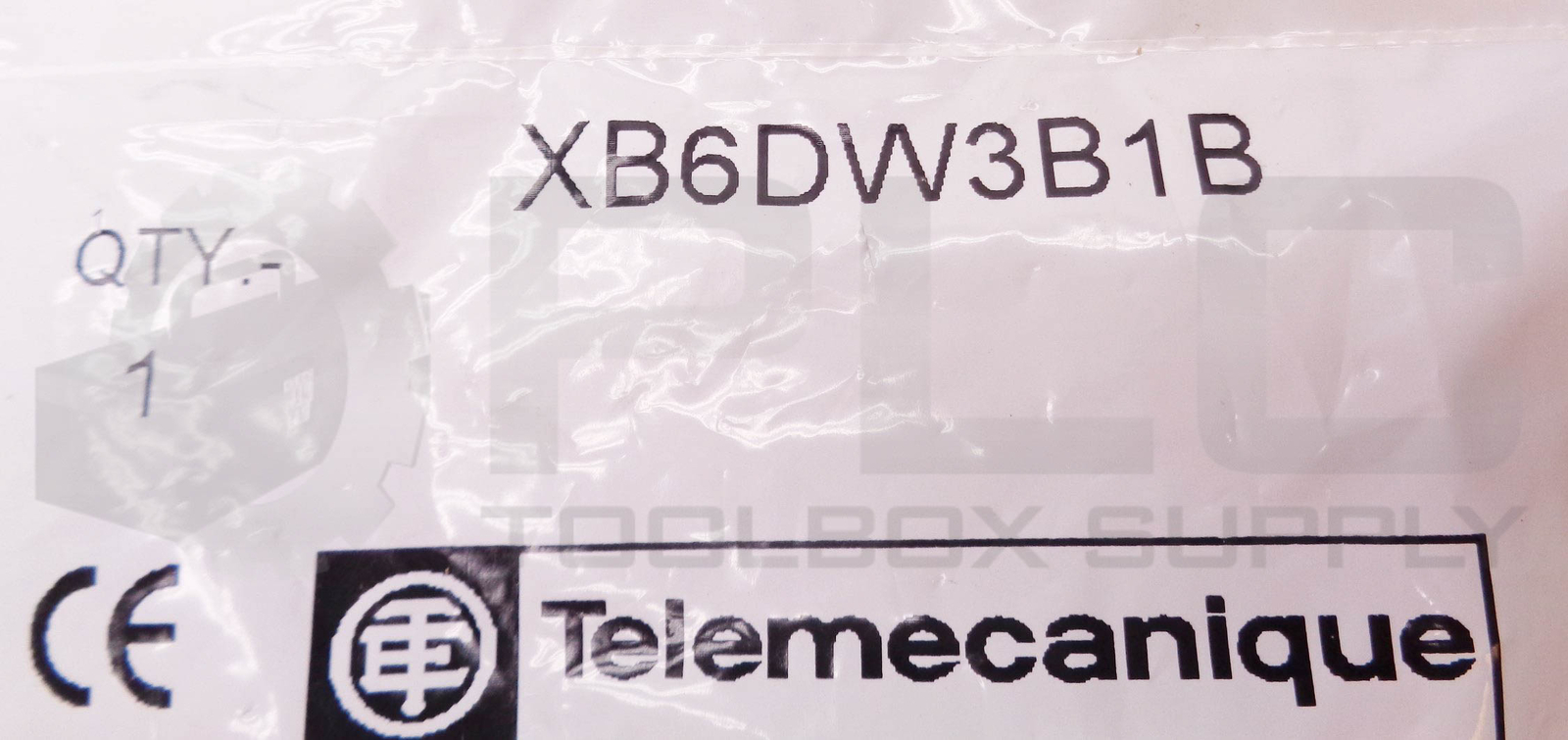 SEALED NEW TELEMECANIQUE XB6DW3B1B PUSH BUTTON 240VAC