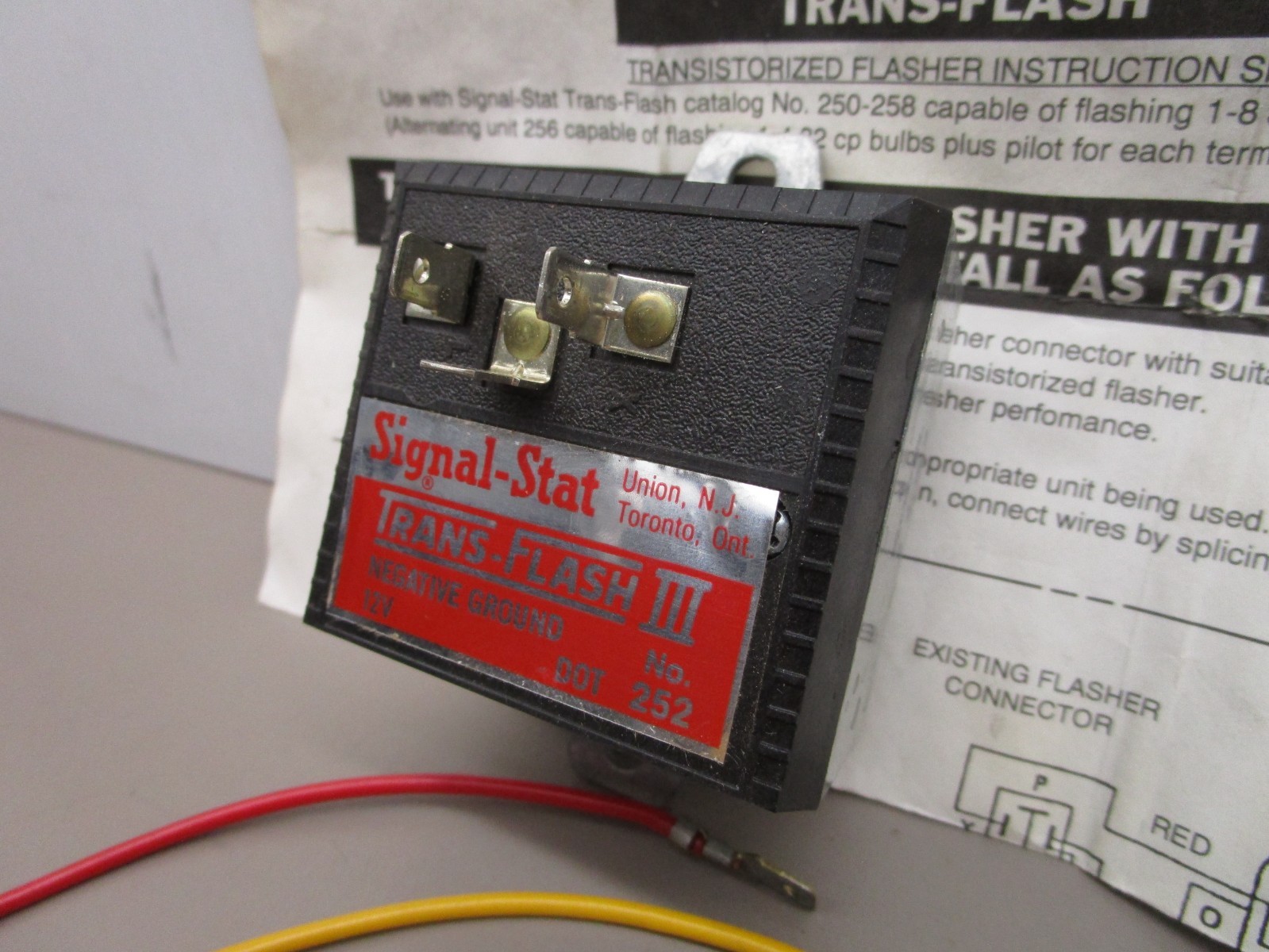 Signal-Stat 252 Trans-Flash Vehicle Flasher 12-Volt / Neg-Ground Model 3232