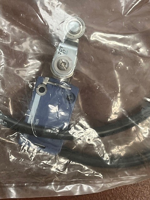 Telemecanique XCMD2117L1 Travel Limit Switch Sensor New
