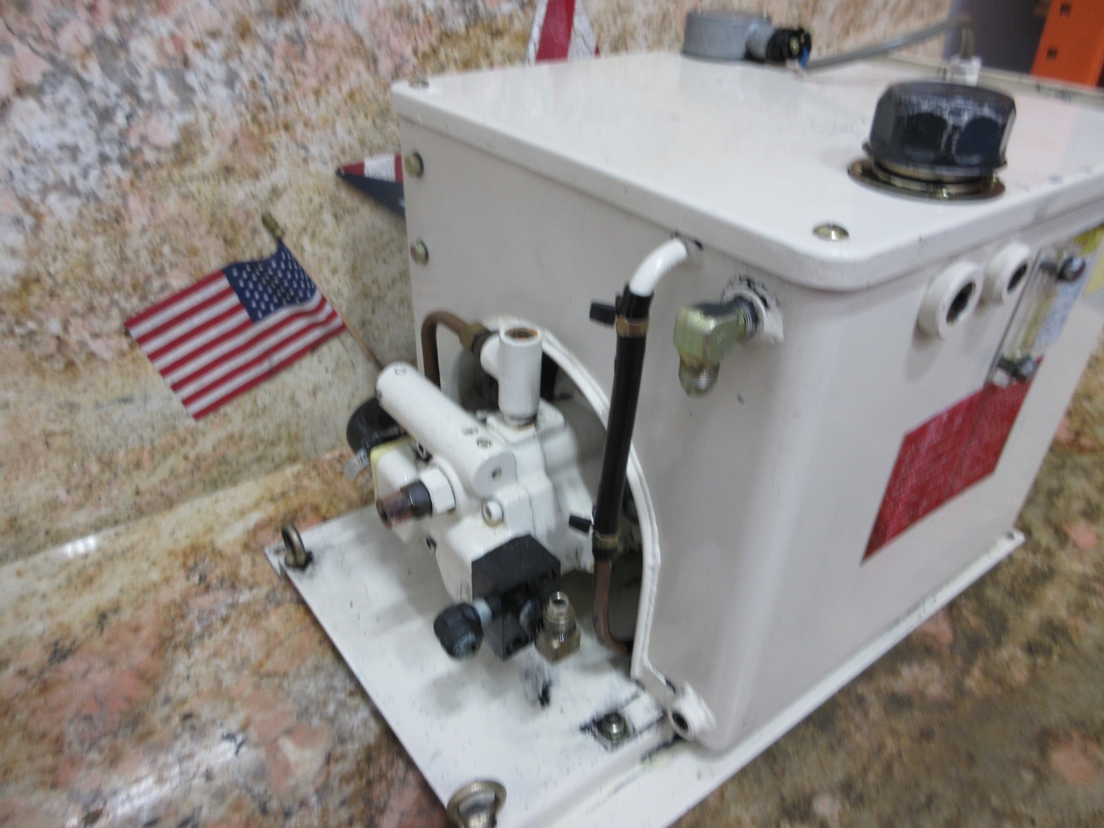 TOKIMEC TU-PAC TU2A-N-LC-5665 HPP-VB2V-F8A3-033 OKUMA HYDRAULIC OIL MOTOR UNIT