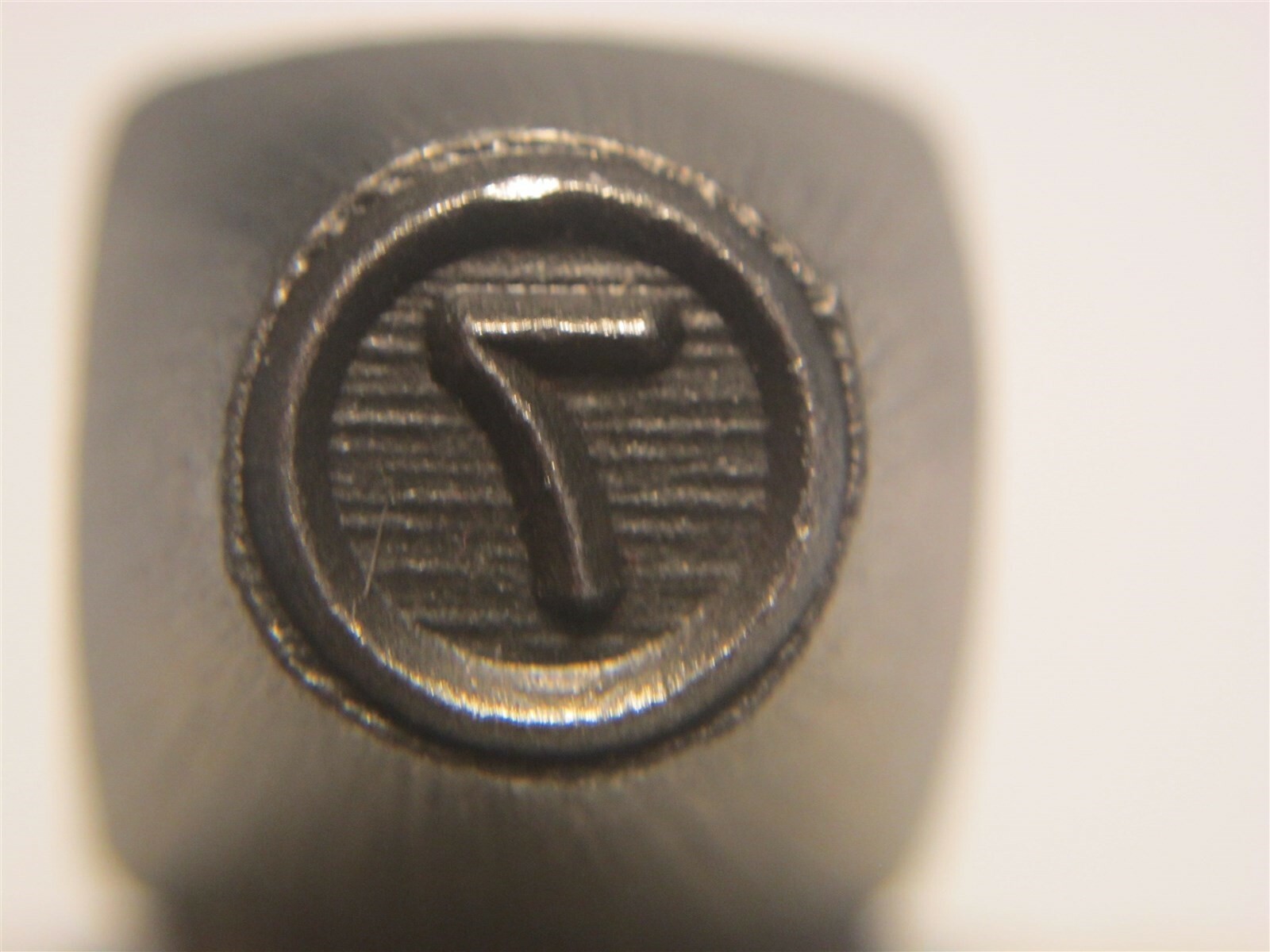 C.H Hanson 28052-7-C Steel Code Stamp Character 7 Within A Circle Size 1/4″