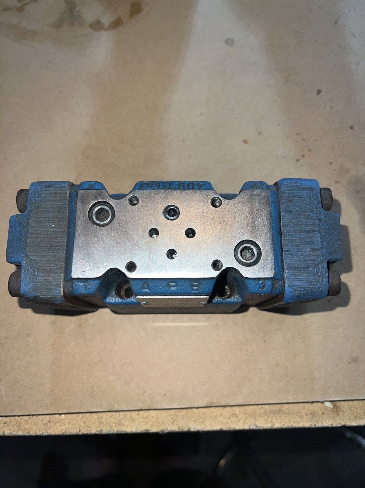 REXROTH 4WEH10D44/6EW11ON9ETZ55L/B10 New Old Stock