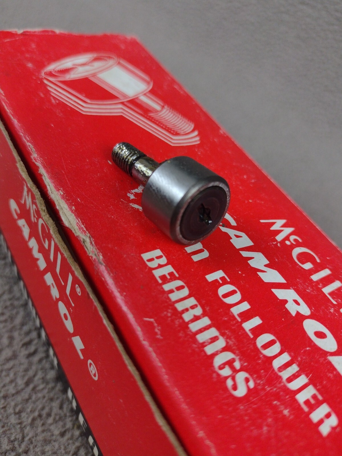 10 NEW MCGILL CAMROL CF-5/8 CAM FOLLOWERS BEARINGS (#3)
