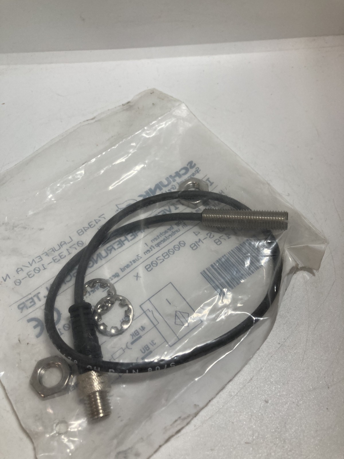 SCHUNK 74348 INDUCTIVE SENSOR 3 PIN MALE NIB
