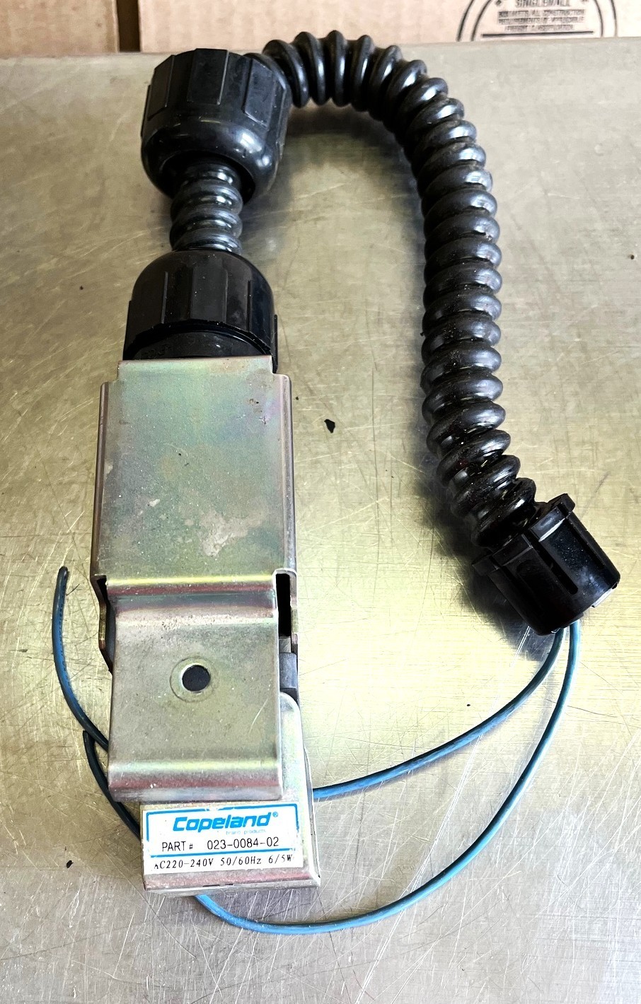Copeland OEM Part# 023-0084-02 AC 220-240V 50/60hz Used Cut Out / FF3