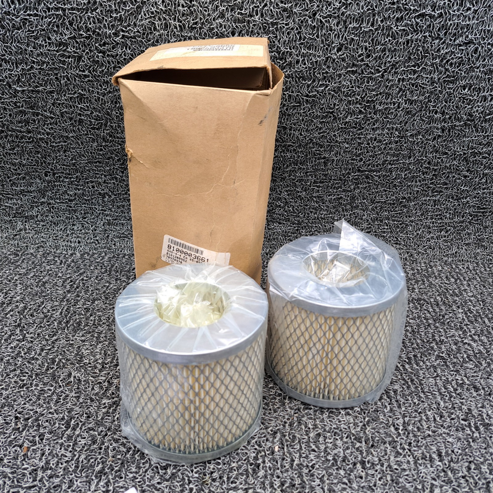 Vacuum Air Filter 810003661 & 44D-4-4. 5″ X 4-7/8″ center bore 2-9/16″ ID (2)