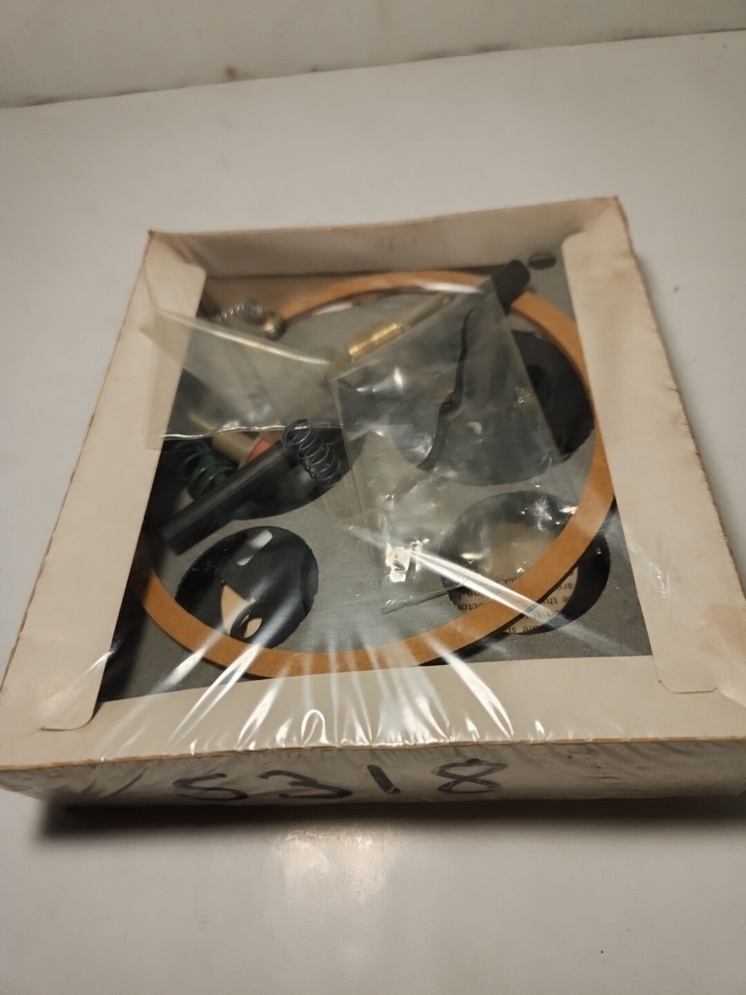 NEW Carter 5318 Carburetor Rebuild Repair Kit. Bin302